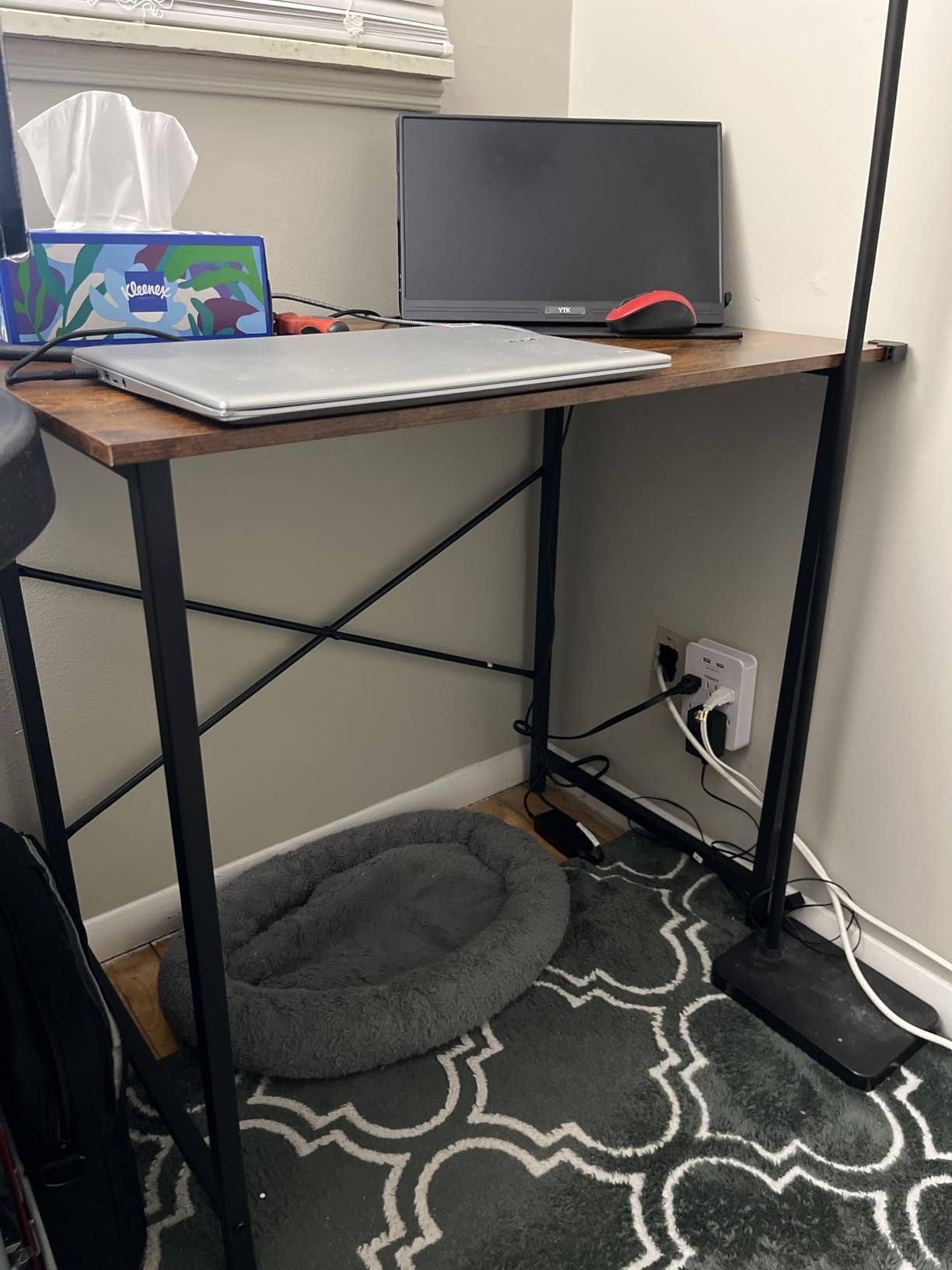 DUMOS 32 in Small Computer Desk for Home Office, Modern Study Work Table Simple Style for Bedroom, Writing Desks with X-Shaped Reinforcement, Rust customer photo 1