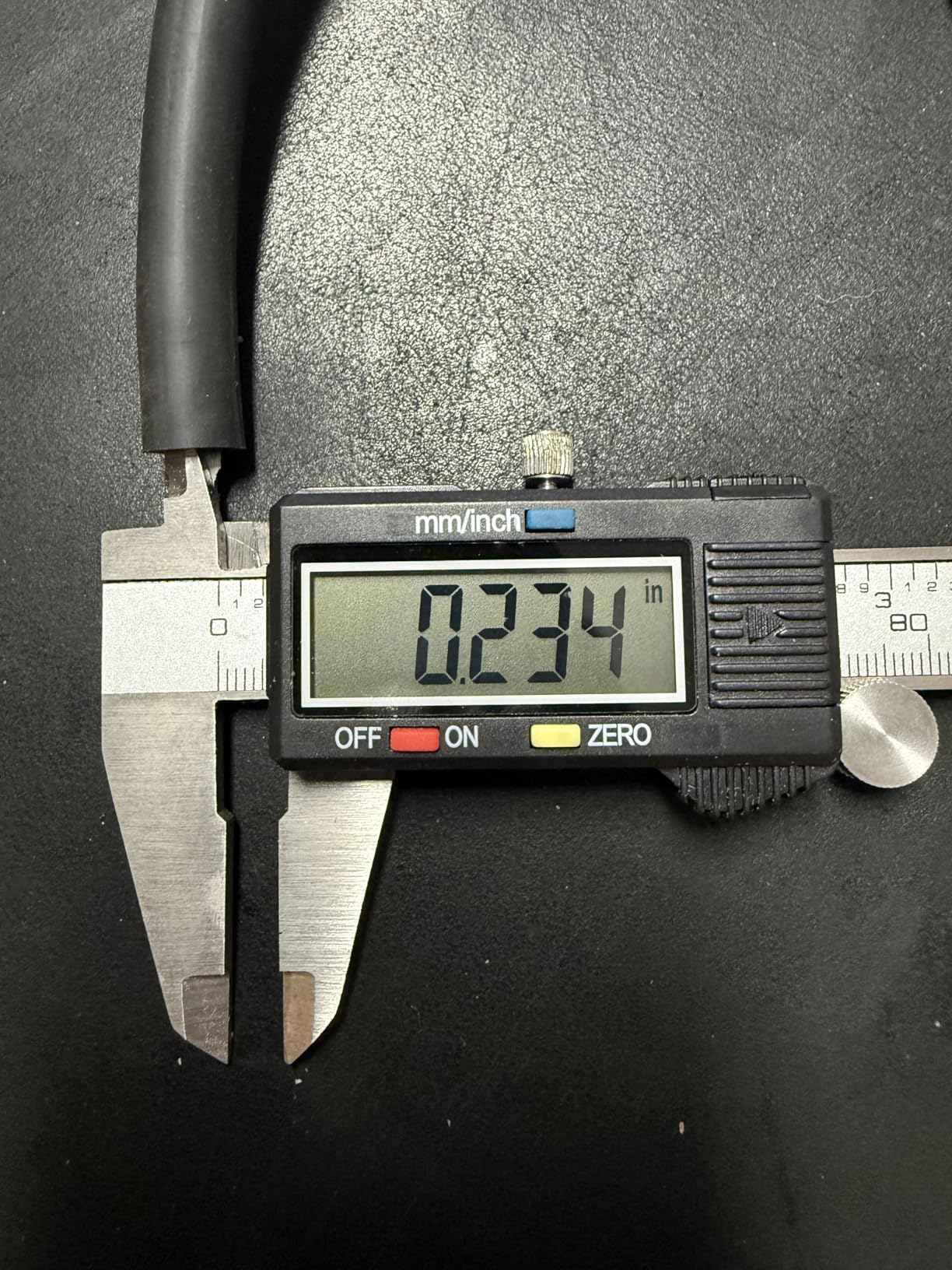 VEVOR Boat Fuel Tank, 3.17-Gallon/12-L Marine Outboard Transfer Tank, Transfer Tank with 9.8ft Hose, Gauge for Outboard Engine, Yacht, Fishing Boat, Deck, Red customer photo 2