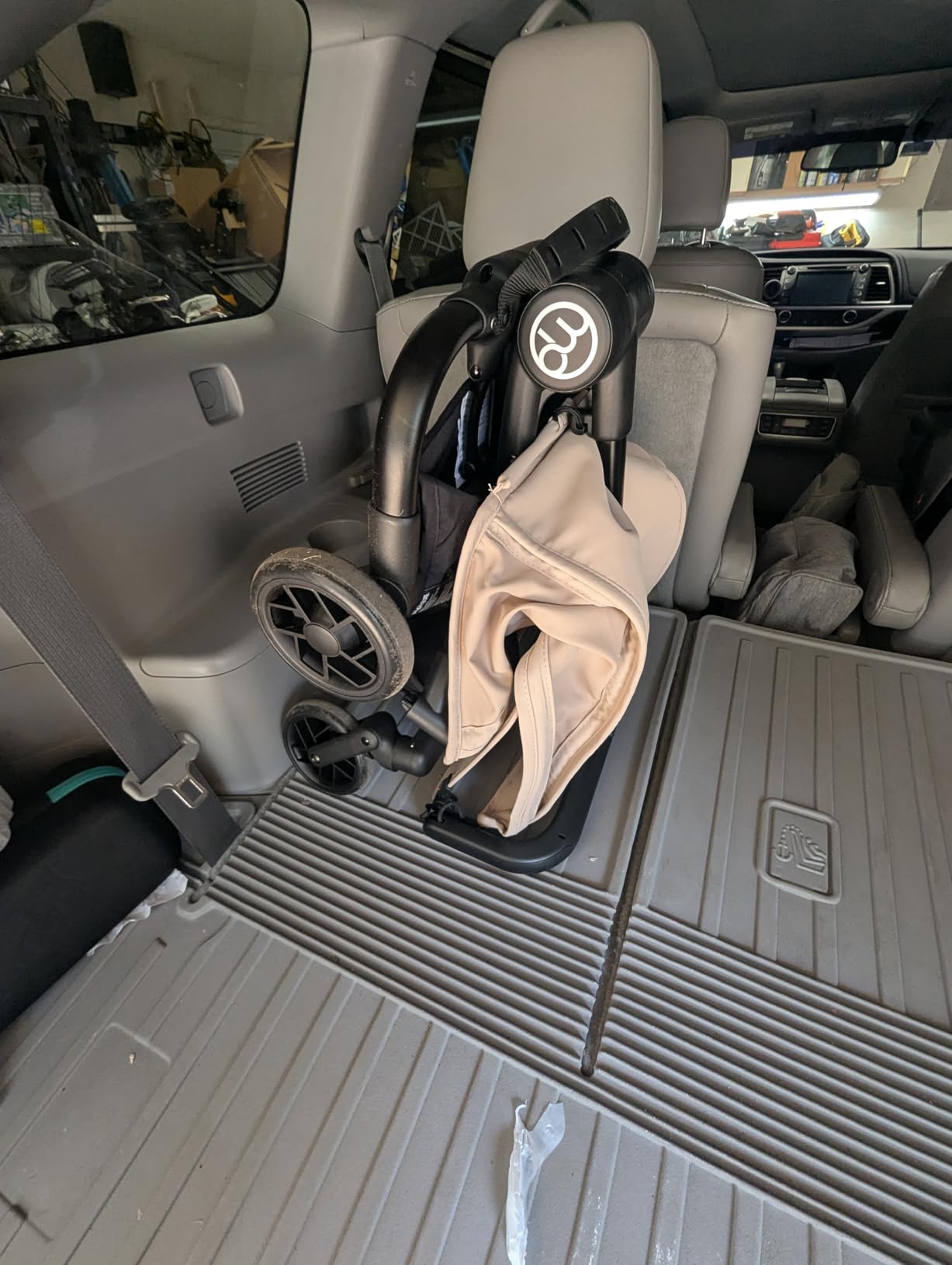 Mompush Jeto Lightweight Travel Stroller - 9.8 lbs Ultra-Compact, One-Hand Fold, Airplane Cabin Approved, All-Terrain Wheels, Smooth Ride for Toddlers, Perfect for Travel & Daily Use customer photo 2