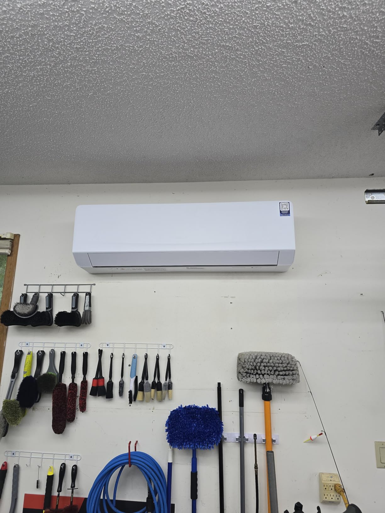 DELLA Serena 22 SEER2 18000 BTU Smart Wifi Mini Split Heat Pump Works with Alexa, Energy Star 1.5 Ton Pre-Charged 230V Ductless AC Unit Inverter System for Rooms up to 1000Sq.Ft, 16.4ft Install Kit customer photo 2