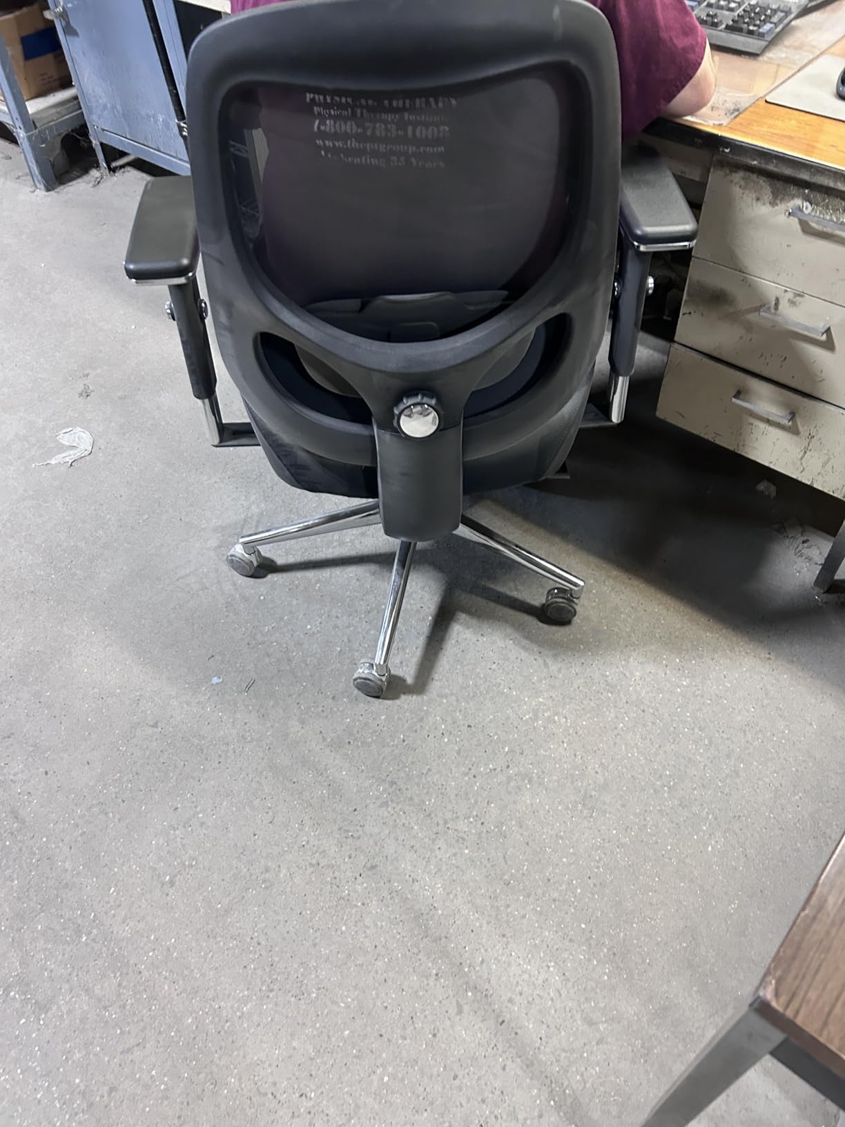 750lbs Big and Tall Office Chair with Wide Thick Seat Cushion for Heavy People Ergonomic Computer Mesh Desk Chairs with 4D Armrests, Adjustable Lumbar Support for Adults 8 Hours daliy Work customer photo 1