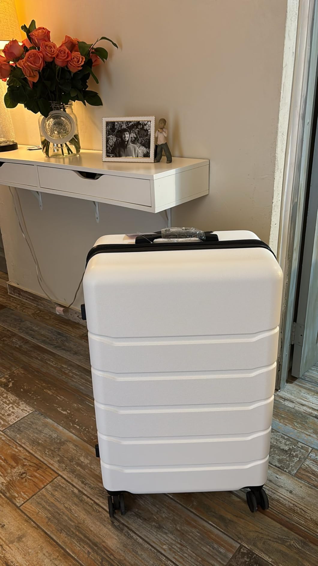 OLIXIS 28 Inch Luggage, Hardside Checked Suitcase with Spinner Wheels, Lightweight ABS Hard Shell Travel Luggage, TSA Approved Lock, Expandable Large Suitcase for Business & Travel-Black customer photo 1