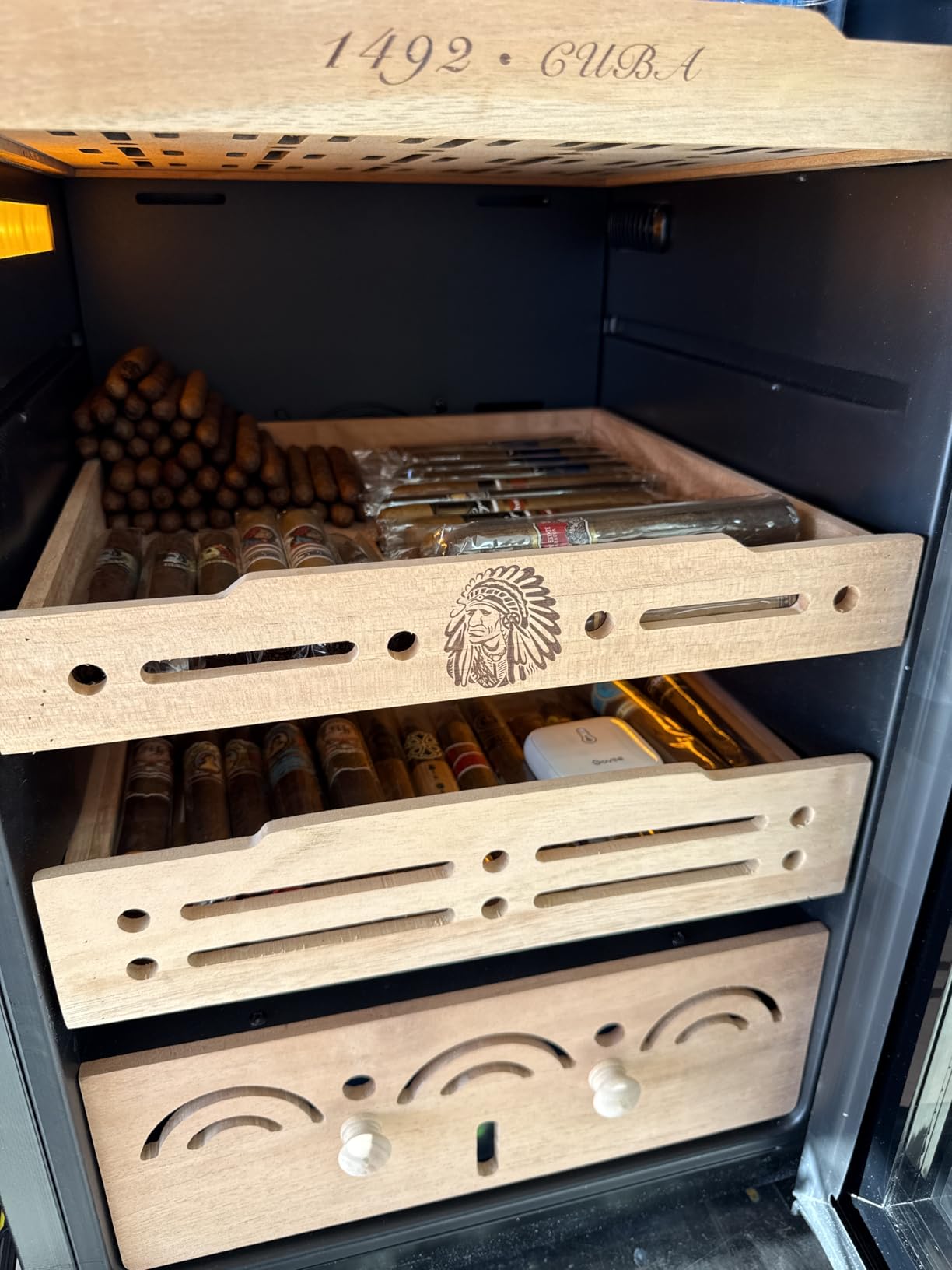 Electric Cigar Humidor Cabinet with Temperature & Humidity Control System, 50L Cooling Cigar Fridge up to 300 Counts, Cedar Wood Shelves, Digital LED Screen, Fingerprint Safety Lock, Gift for Men customer photo 1