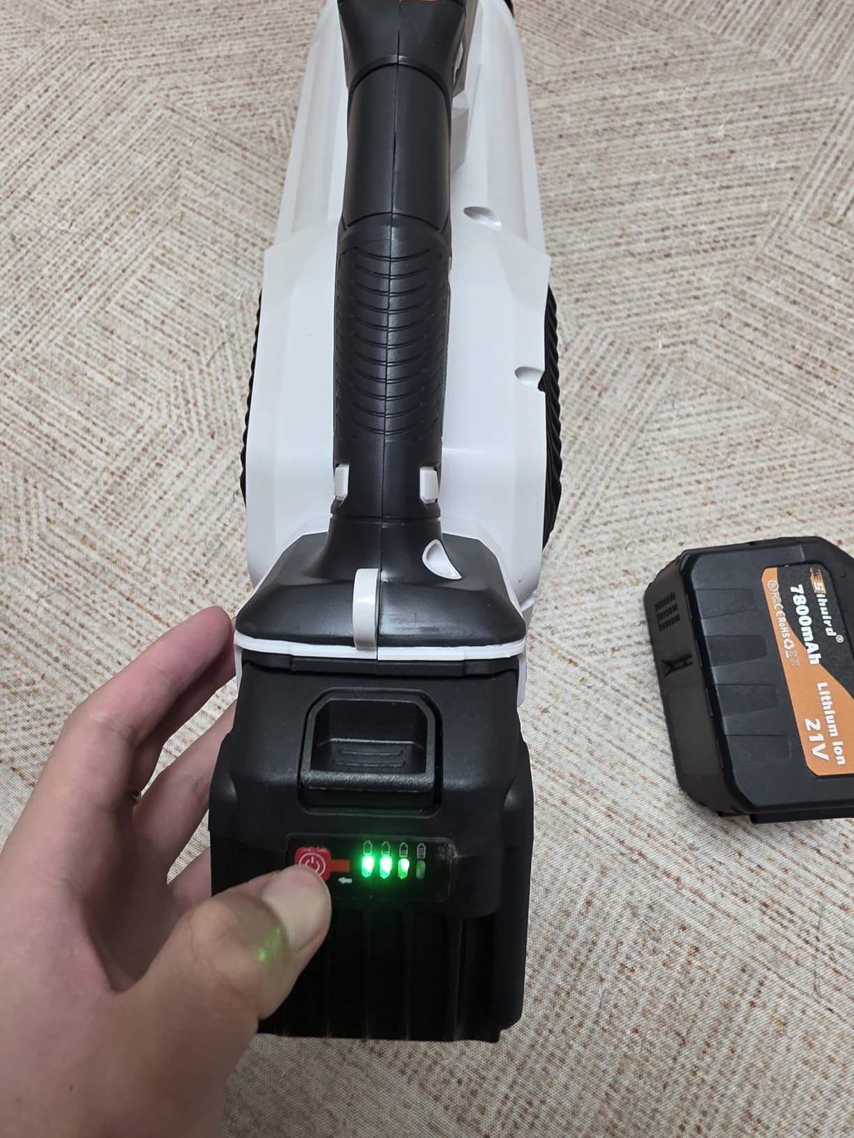 Leaf Blower Cordless, 2 x 21V 6.0Ah Battery and Charger, with 680CFM 190MPH Electric Cordless Leaf Blower, 3-Variable Speed & Turbo Mode, Blowers for Lawn Care (5002 E) customer photo 1