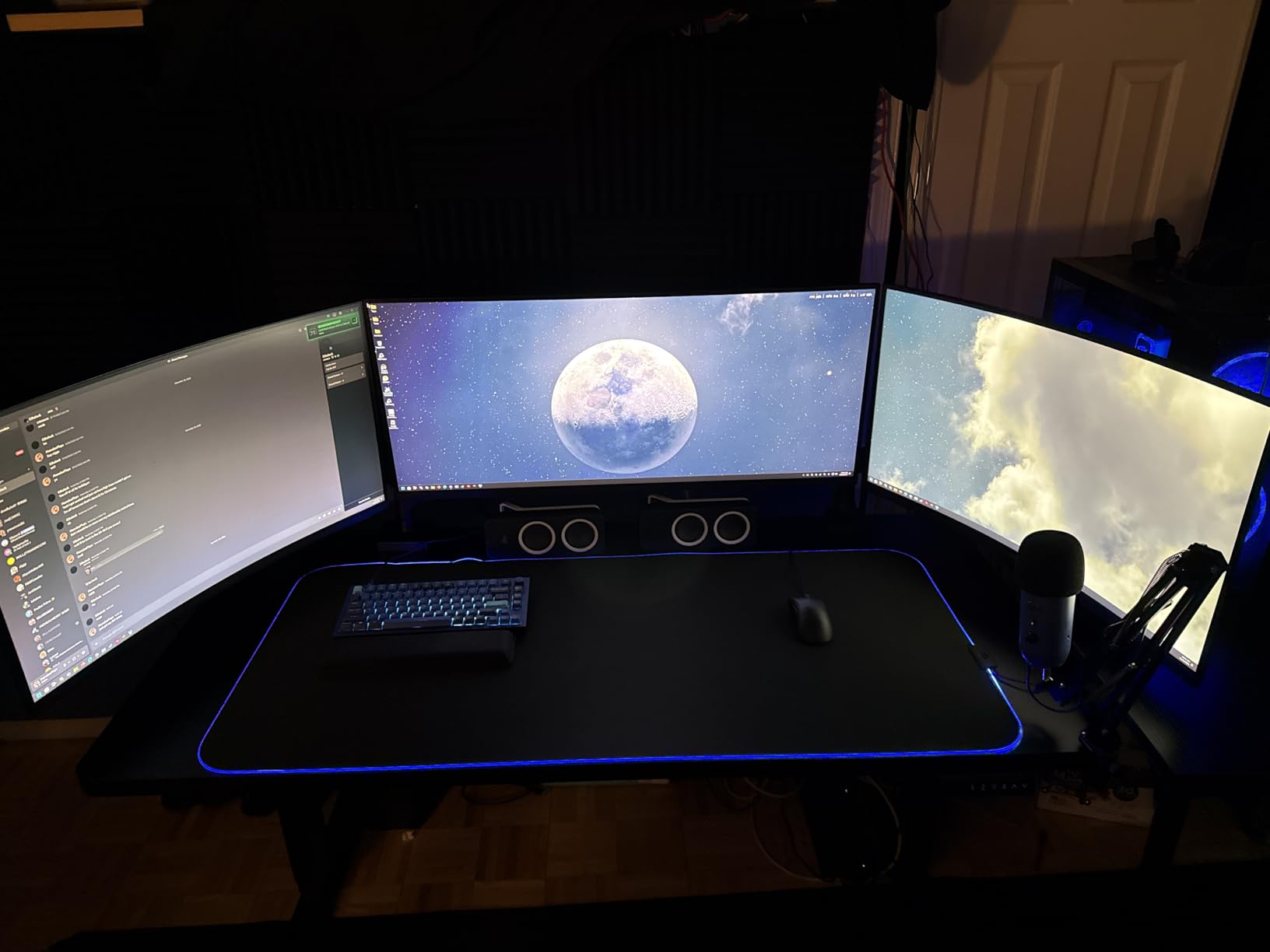 HUANUO 60x30 Inch 3-Stage Legs Electric Standing Desk, Large Height Adjustable Office Desk with Brushless Motor, Stand Up Desk with 4 Memory Presets & 2 Hooks, Computer Desk for Home Office, Black customer photo 1