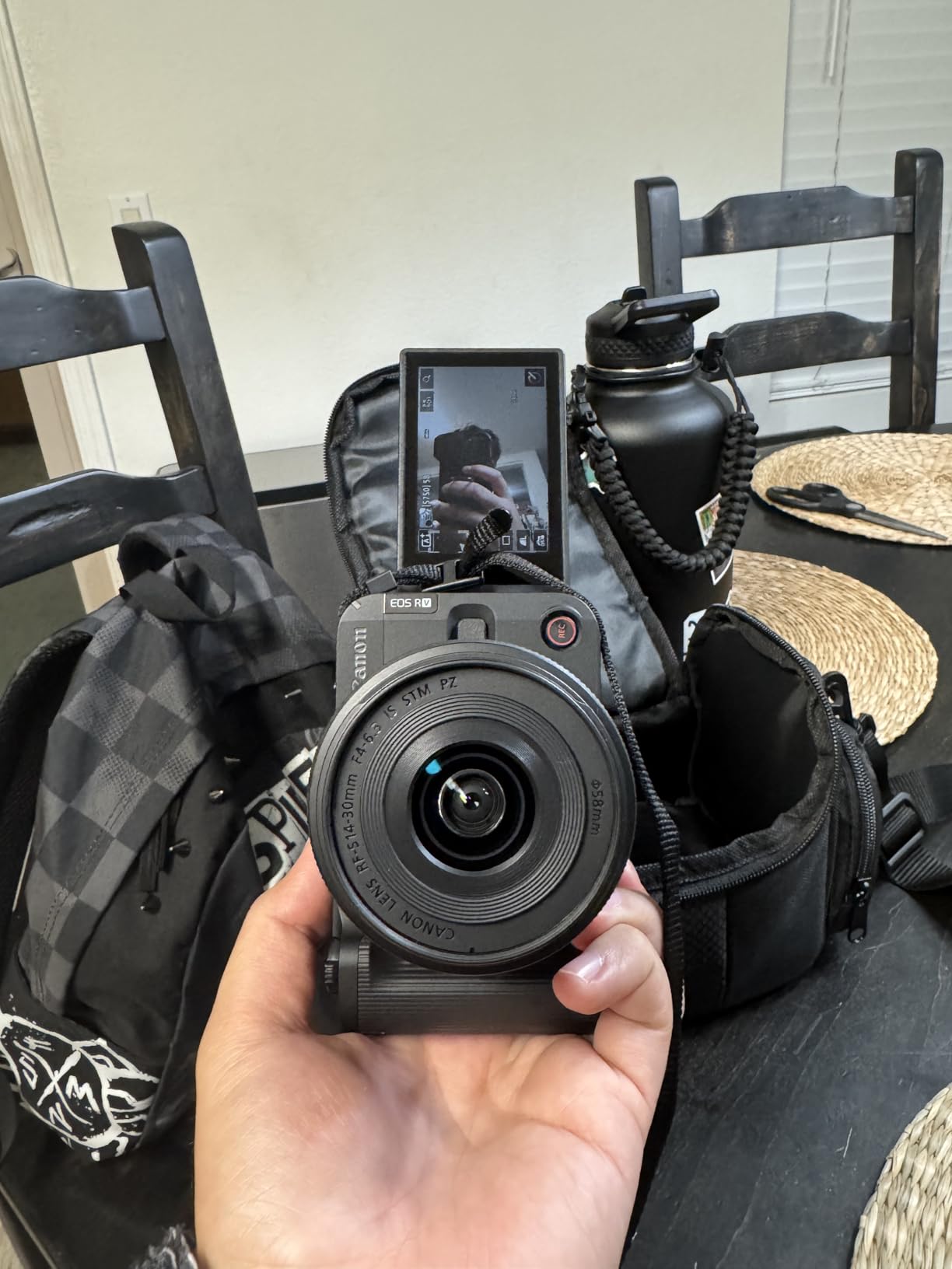 Canon EOS R50 V Mirrorless Camera with 14-30mm f/4-6.3 RF-S Lens | 4K Video, Dual Pixel Autofocus, Flip Screen | Compact RF Mount Vlog Camera Kit with Bag and 64GB Card customer photo 1