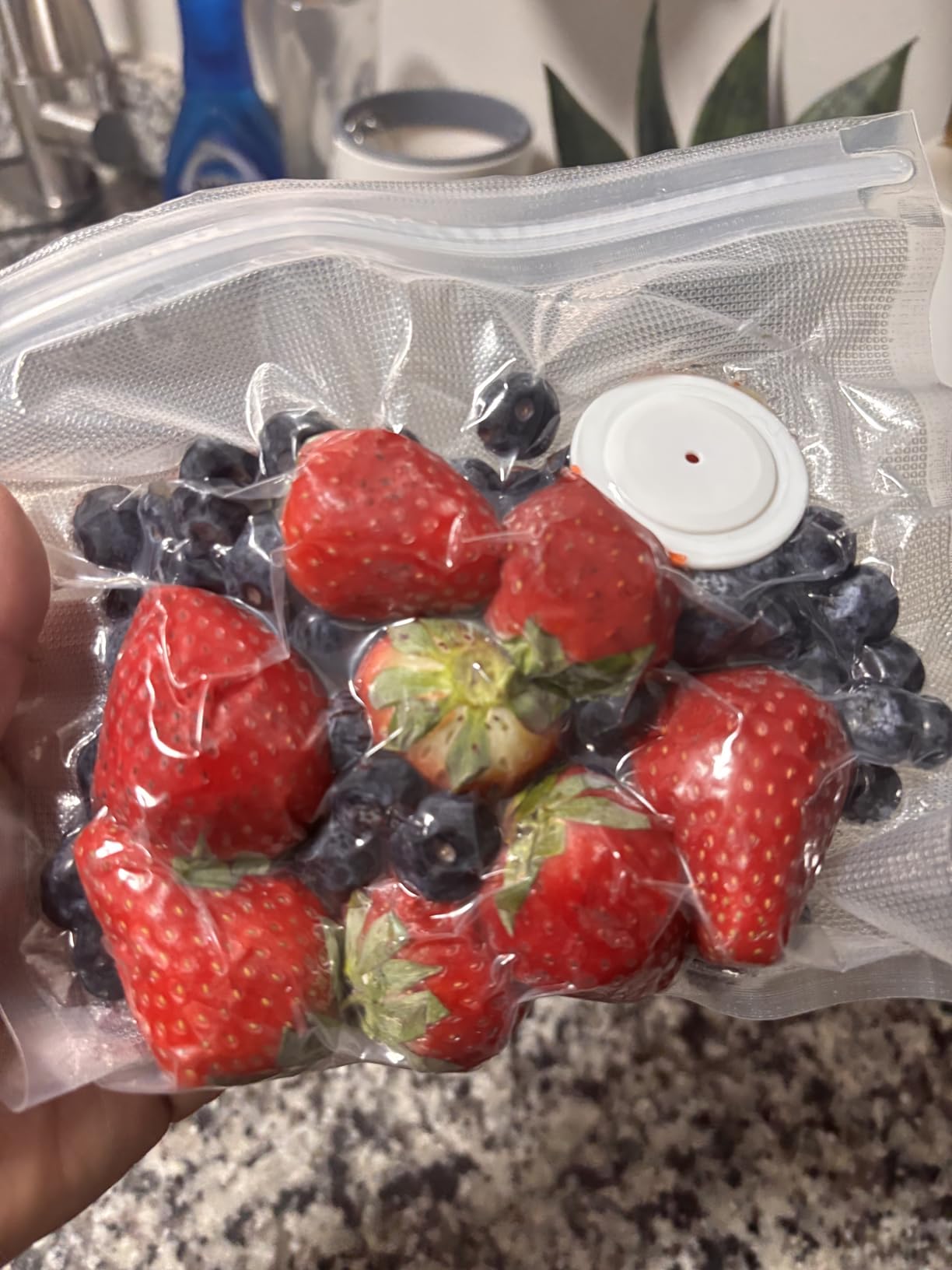 Compact Vacuum Sealer for Food (Vacuum Sealer Machine + 30 Reusable Vacuum Bags), Powerful Handheld Vacuum Sealer Machine, Seal Food 6X Fresh Longer, Portable & Wireless, Easy-Clean customer photo 2