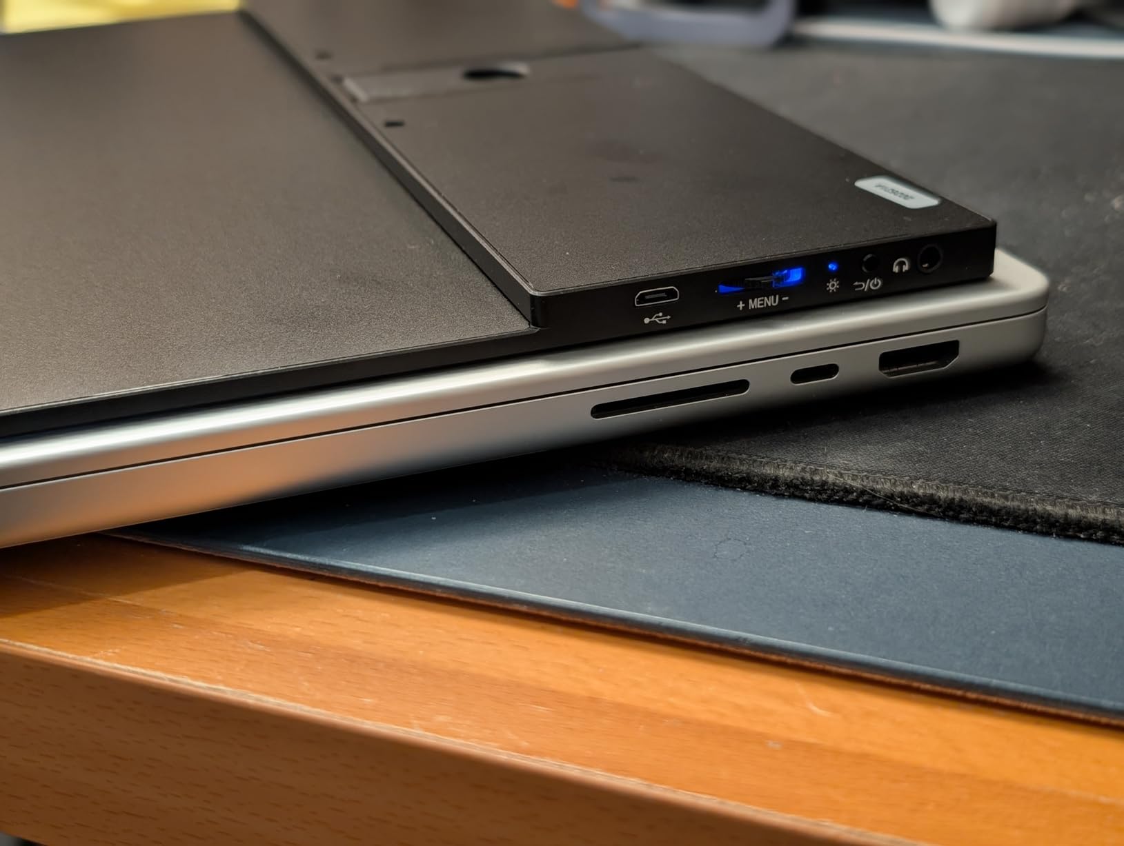 UPERFECT 4K OLED Portable Monitor, 13.3