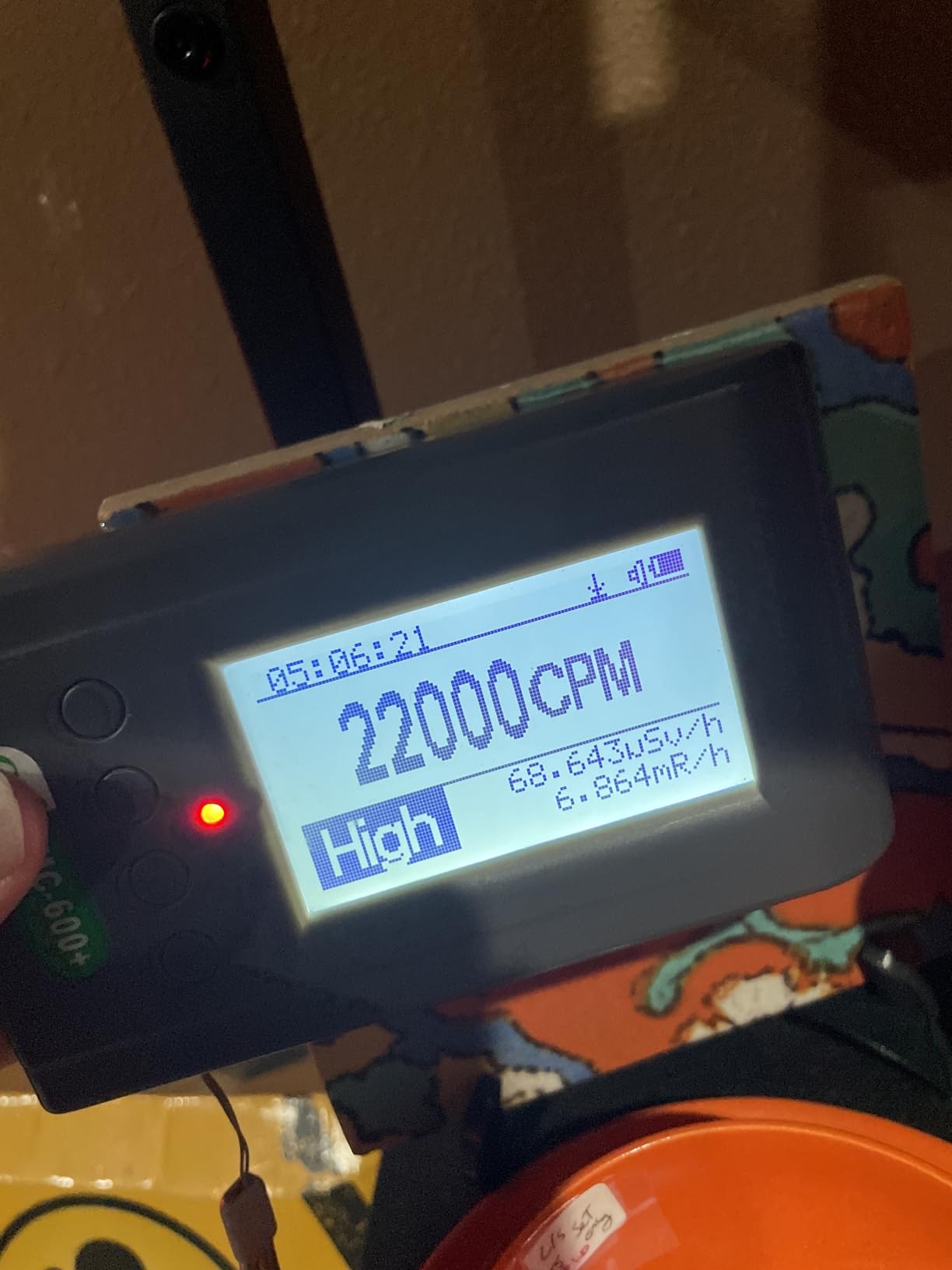GQ 600 PRO Geiger Counter Nuclear Radiation Detector - Dosimeter for Alpha, Beta, Gamma, X-Ray - Portable Radiation Monitor with Real-Time Data, Global Data Sharing, LCD Display & USB customer photo 1