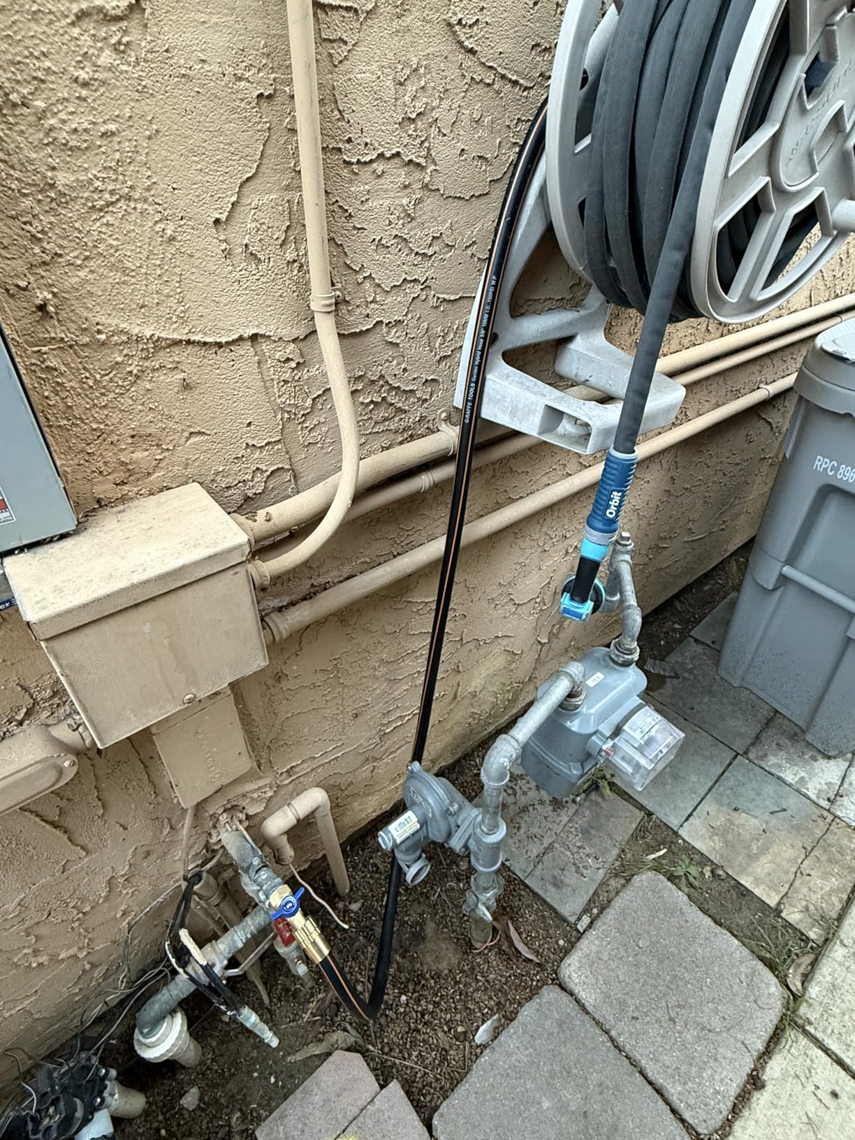 Giraffe Tools Wall Mounted Pressure Washer Essential with Upgraded 1800W Motor, 2900 PSI, 2.2 GPM Electric Power Washer, Automatic Rewind, 100ft Pressure Hoses, 5 Nozzles for Floor/Cars/Fences/Patios customer photo 2