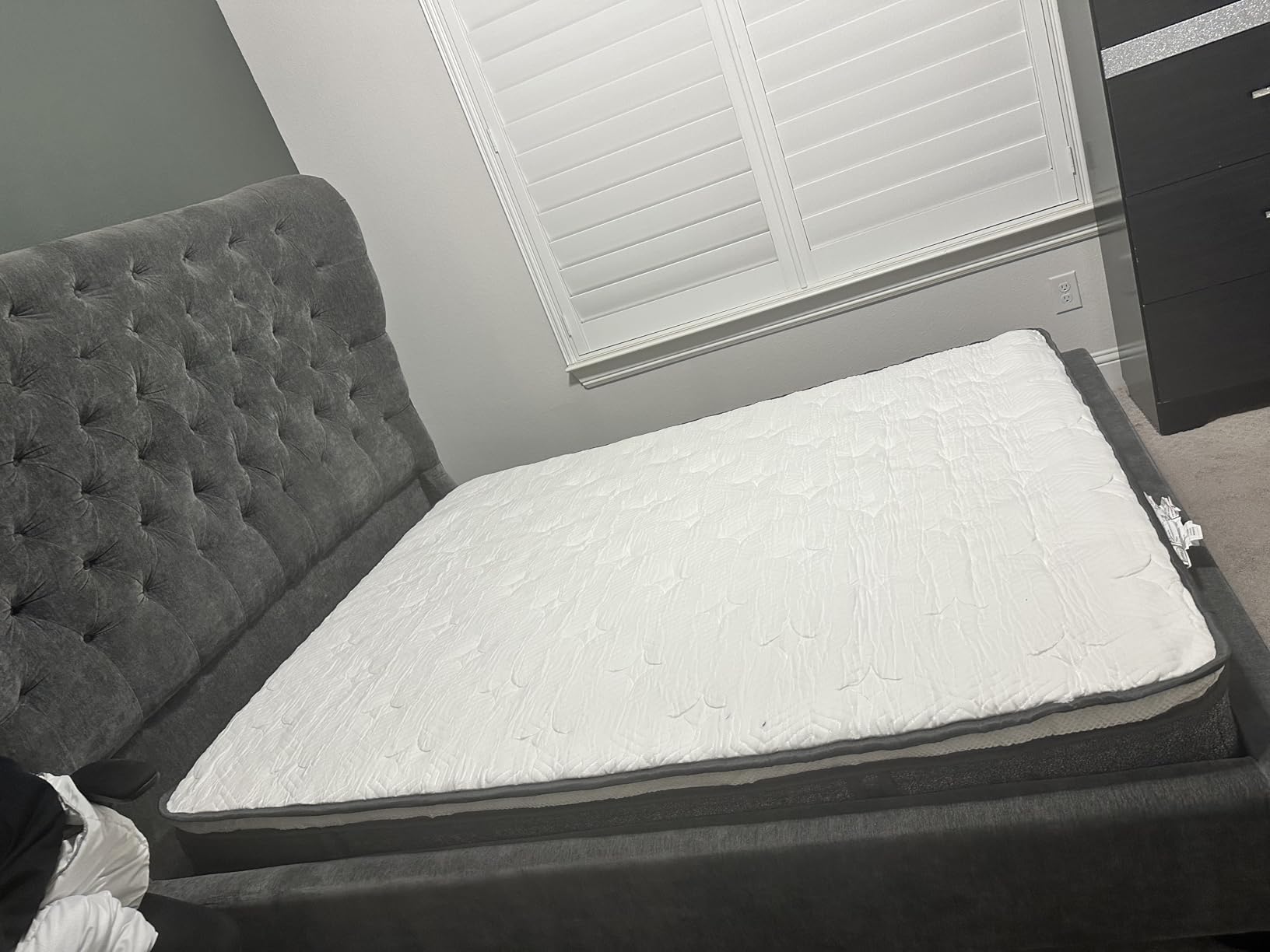 Queen Mattress, 12 Inch Queen Size Hybrid Mattresses in a Box, Medium Feel Foam and Individual Pocket Springs, Fiberglass Free Bed Mattress, Extra Edge Support, Pressure Relief, CertiPUR-US customer photo 1