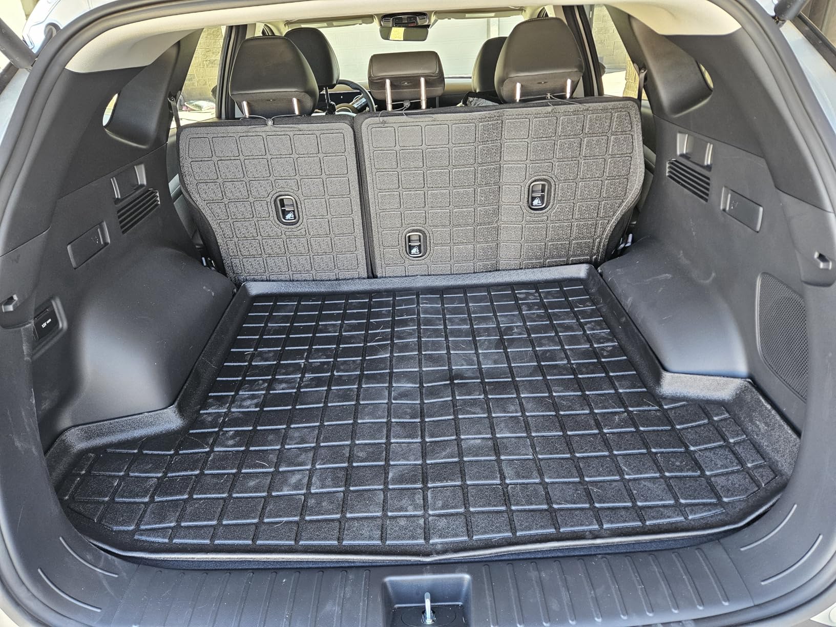 Cargo Mat with Backrest Protection for 2025 2026 Tesla Model Y Juniper 5 Seat, TPE All Weather Protection Cargo Liner with Velcro Rear Seats Backrest car Cargo Protector Plate Accessories-Black customer photo 2