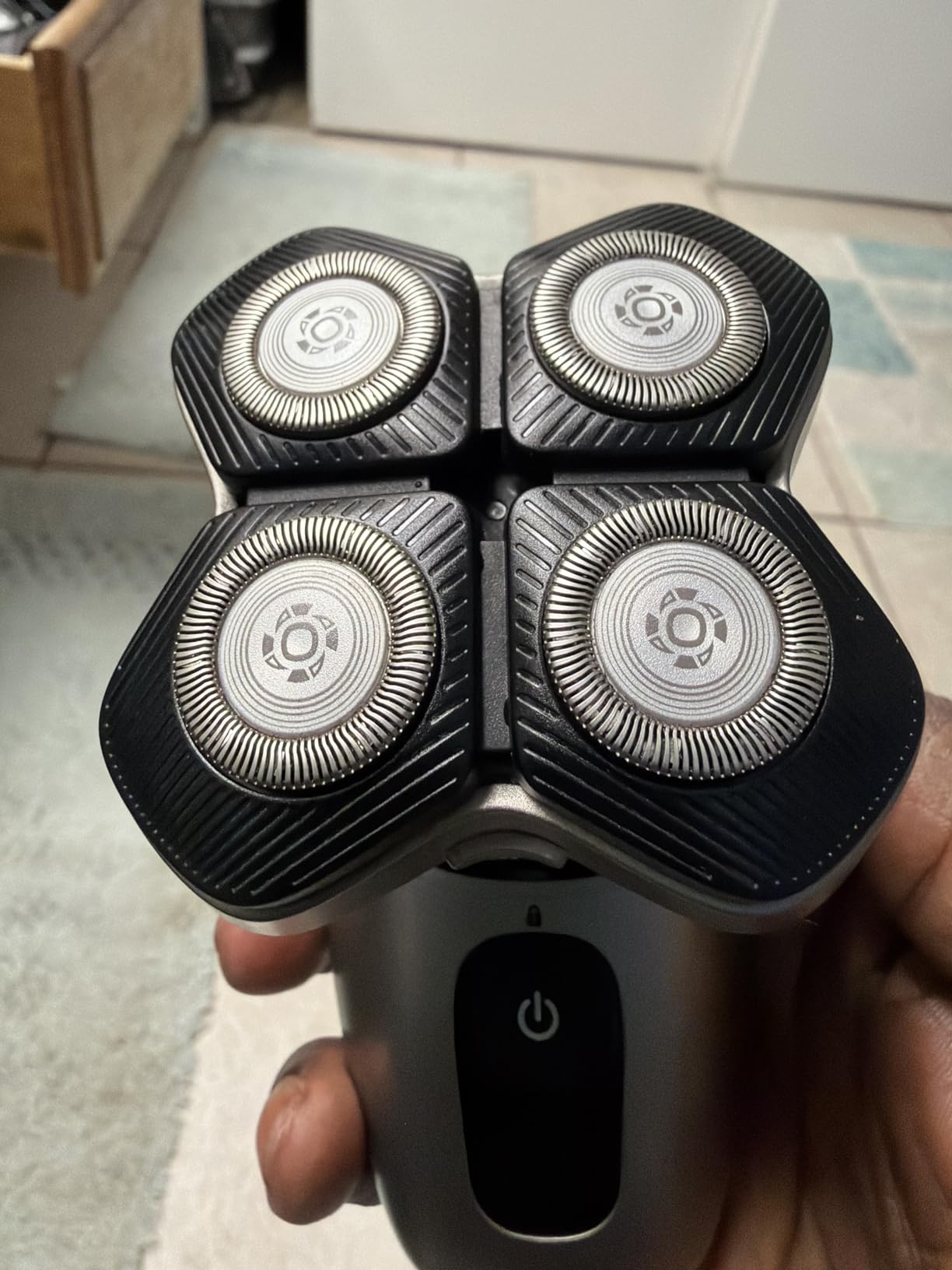 Philips Norelco Head Shaver Pro 9000 Series - Electric Shaver for Men and Women, 360 Flexing Head & ComfortCut Blades for Clean Shave, Gentle on Skin, Model HS9980/40 customer photo 1