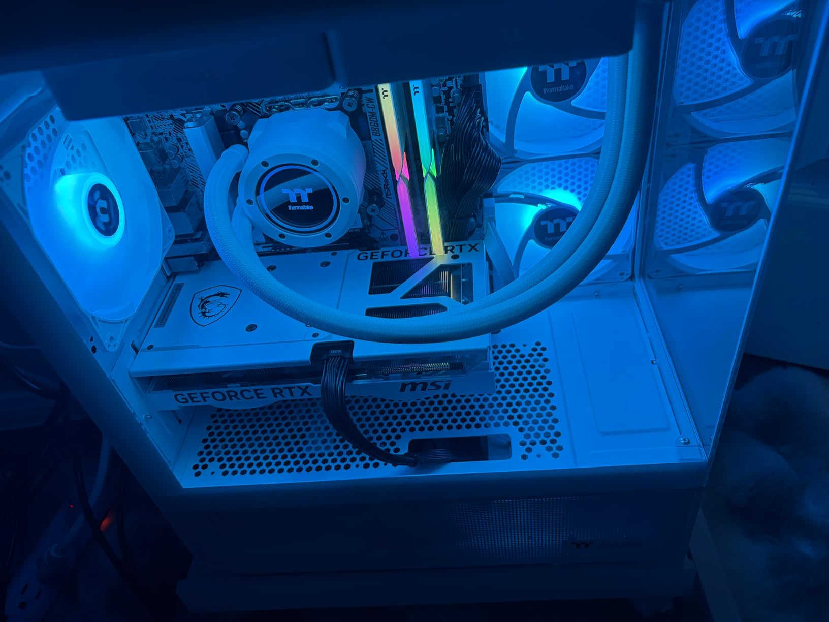 Thermaltake LCGS View u2670S-170 Gaming Desktop (Intel Core Ultra 7 265KF, ToughRam 32GB DDR5 6000MT/s RGB Memory, NVIDIA GeForce RTX 5070, 1TB NVMe M.2, WiFi, Windows 11) V17S-B860-570-LCS customer photo 1