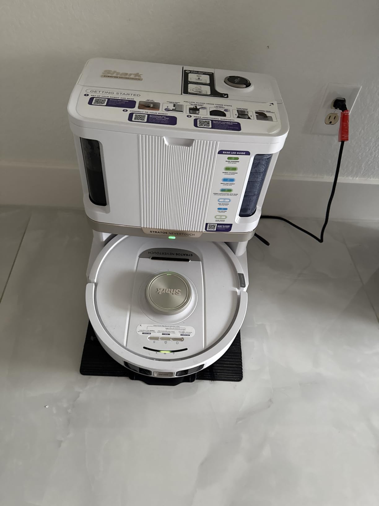 Shark Stratos 2-in-1 Robot Vacuum & Mop with 25+ Hands-Free Features & NeverTouch Self-Cleaning Base, Precision Mapping, Autolift Technology, HEPA Filtration, Edge Detect, AV2700ZE, White customer photo 1