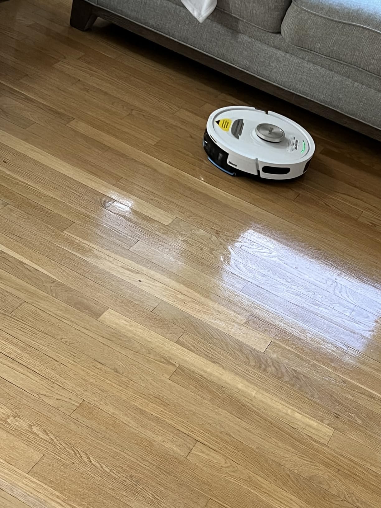 Shark Stratos 2-in-1 Robot Vacuum & Mop with 25+ Hands-Free Features & NeverTouch Self-Cleaning Base, Precision Mapping, Autolift Technology, HEPA Filtration, Edge Detect, AV2700ZE, White customer photo 2
