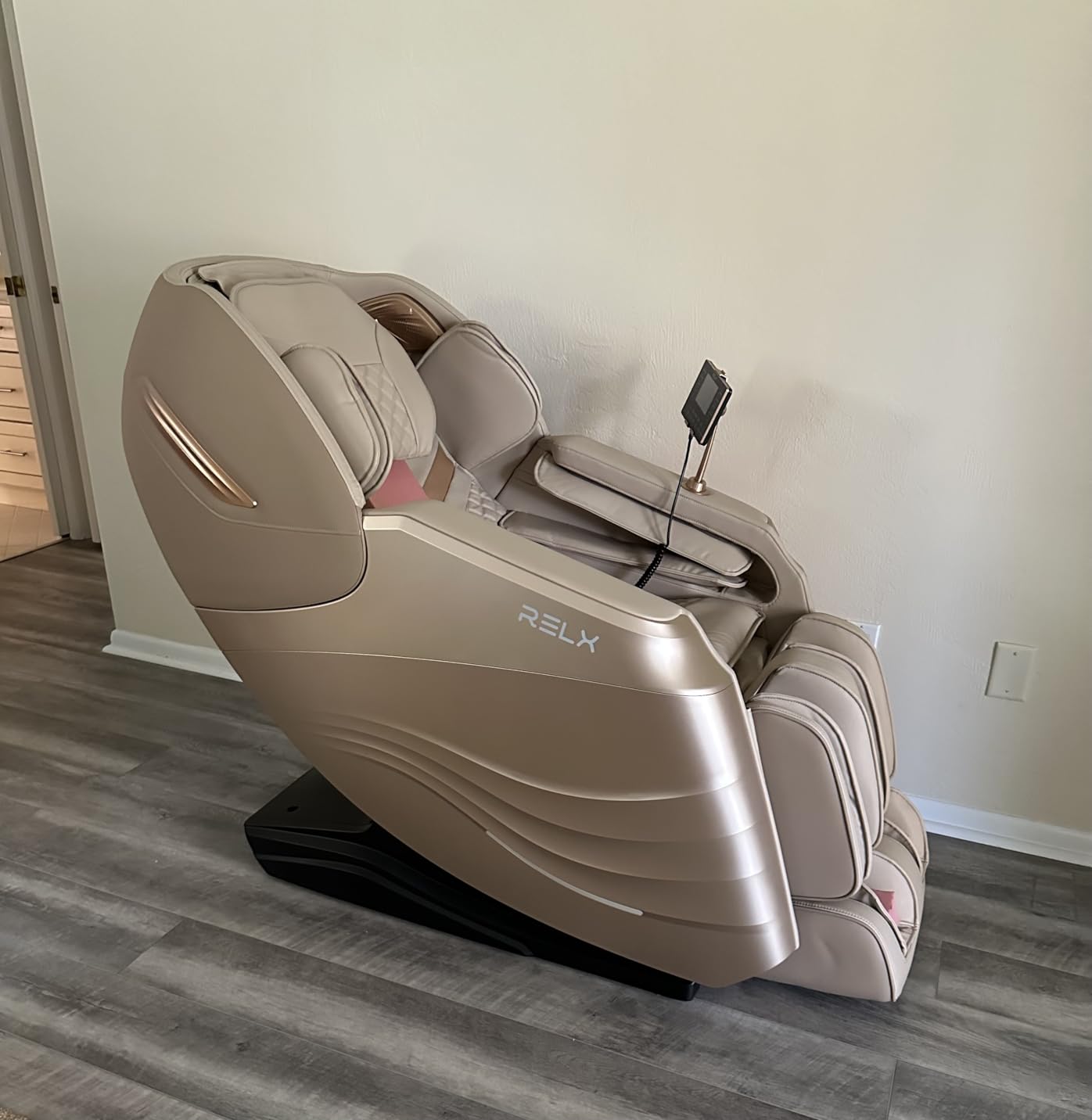 RELX Massage Chair Full Body, 20 Modes Zero Gravity SL-Track Shiatsu Massage Chair Built-in Heat System, Airbag Massage with Body Scan, Deep Yoga Stretch, Calfrest Extension and AI Control (Cream) customer photo 12