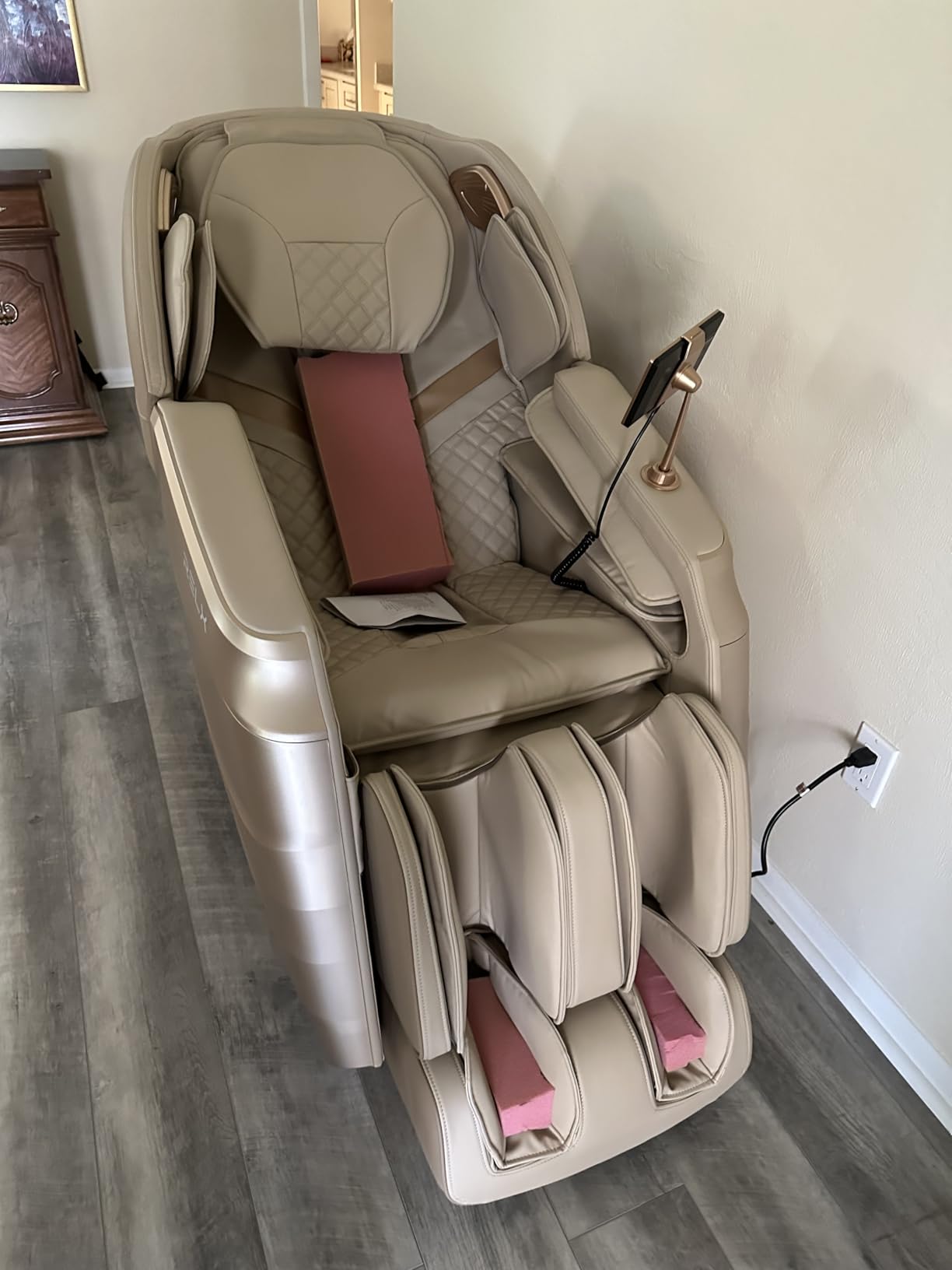 RELX Massage Chair Full Body, 20 Modes Zero Gravity SL-Track Shiatsu Massage Chair Built-in Heat System, Airbag Massage with Body Scan, Deep Yoga Stretch, Calfrest Extension and AI Control (Cream) customer photo 4