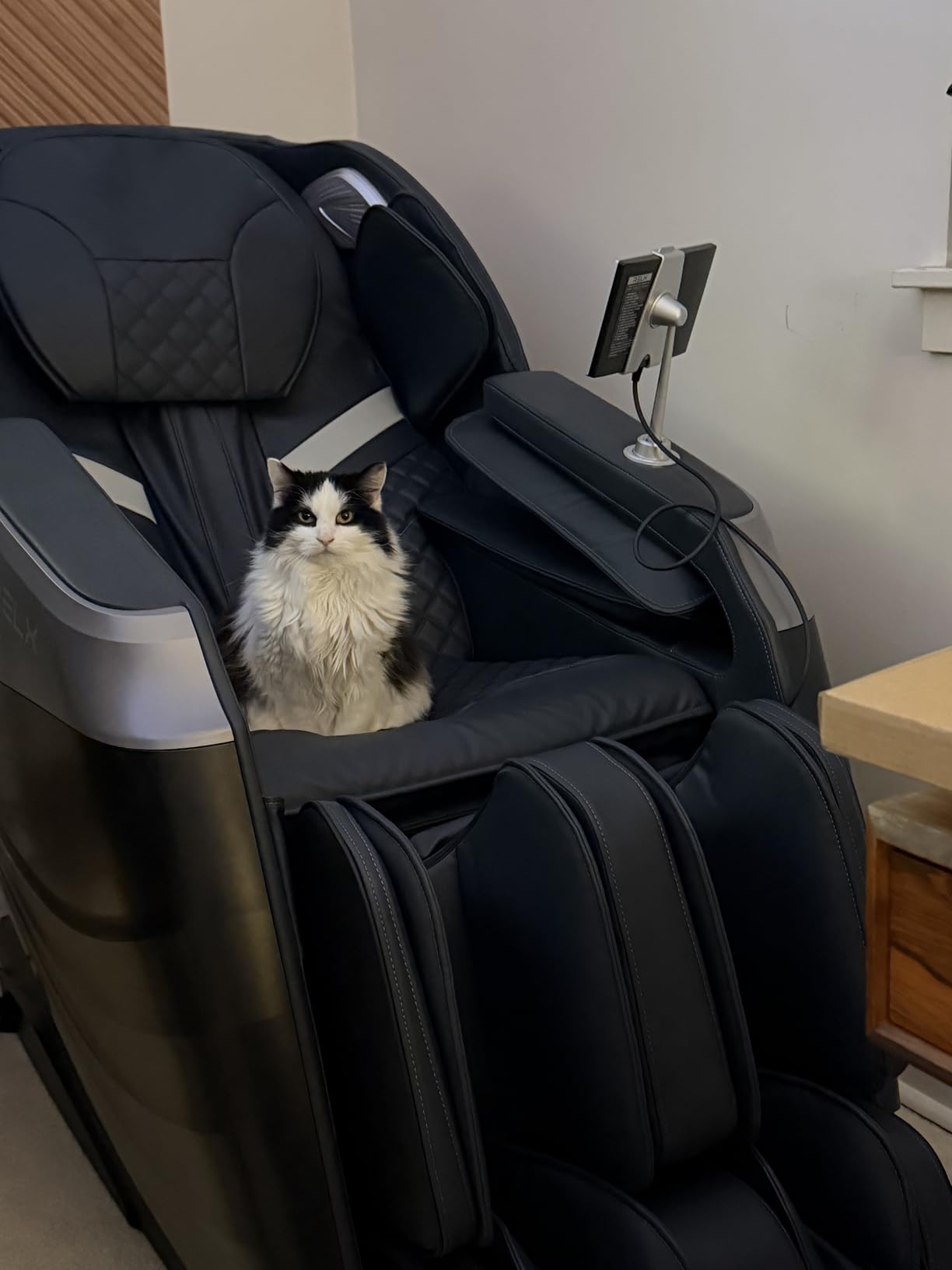 RELX Massage Chair Full Body, 20 Modes Zero Gravity SL-Track Shiatsu Massage Chair Built-in Heat System, Airbag Massage with Body Scan, Deep Yoga Stretch, Calfrest Extension and AI Control (Cream) customer photo 5