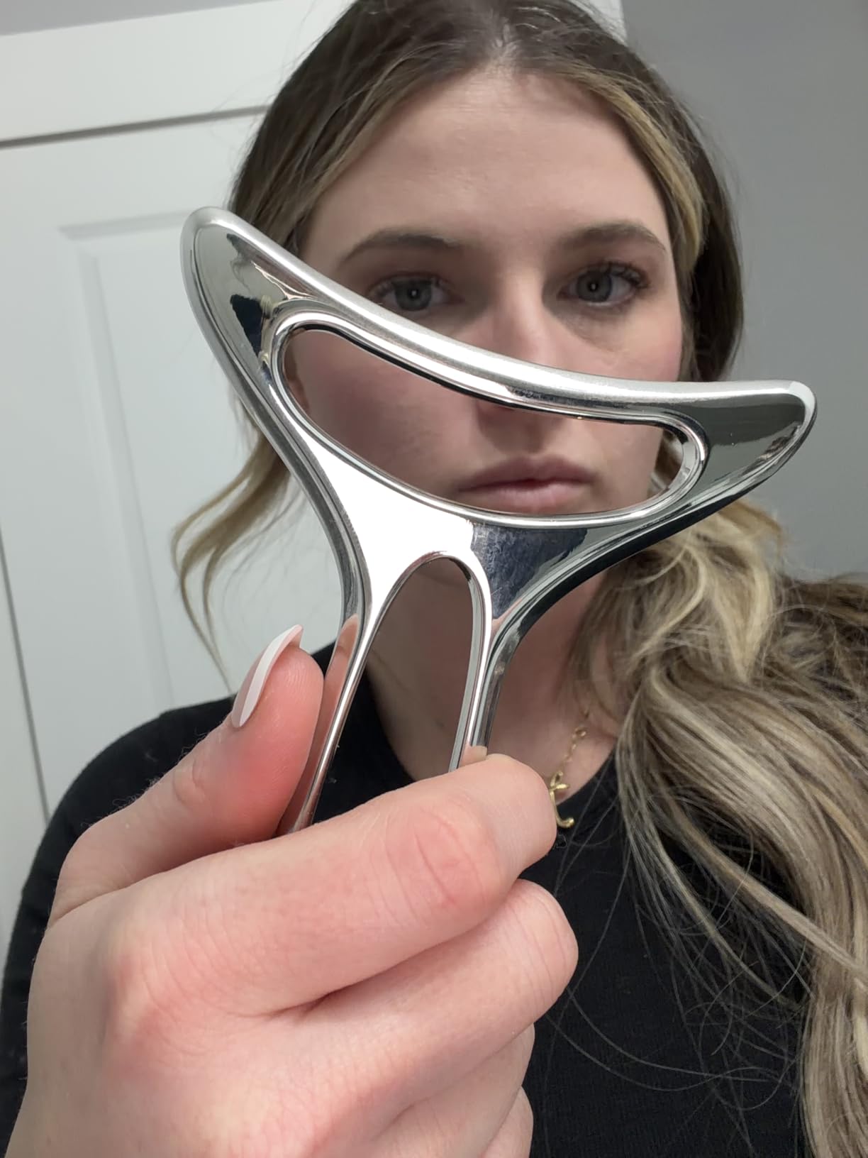 lifechill Lymphatic Drainage Massager & Facial Gua Sha, Metal Muscle Scraper Tool for Massage Therapy, Fascia Massage Tools for Full Body, Smooth Face & Neck Fine Lines and Wrinkles (S) customer photo 1