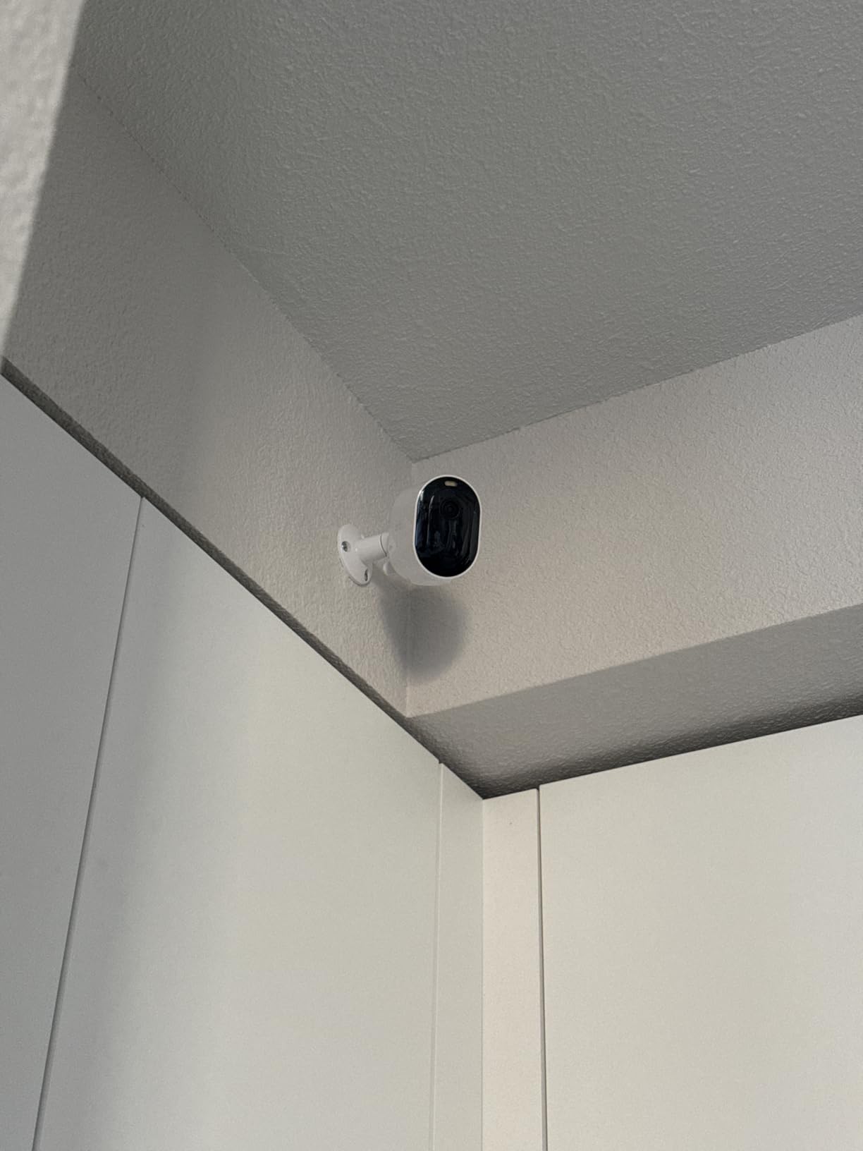 Pro Security Camera 2K HDR (6th Gen, 2025 Release) - Wireless Outdoor Camera, Rechargeable Removeable Battery, Emergency Response, 1-Month Trial of Secure Plan, 4 Cam, White, Motion Alert customer photo 1