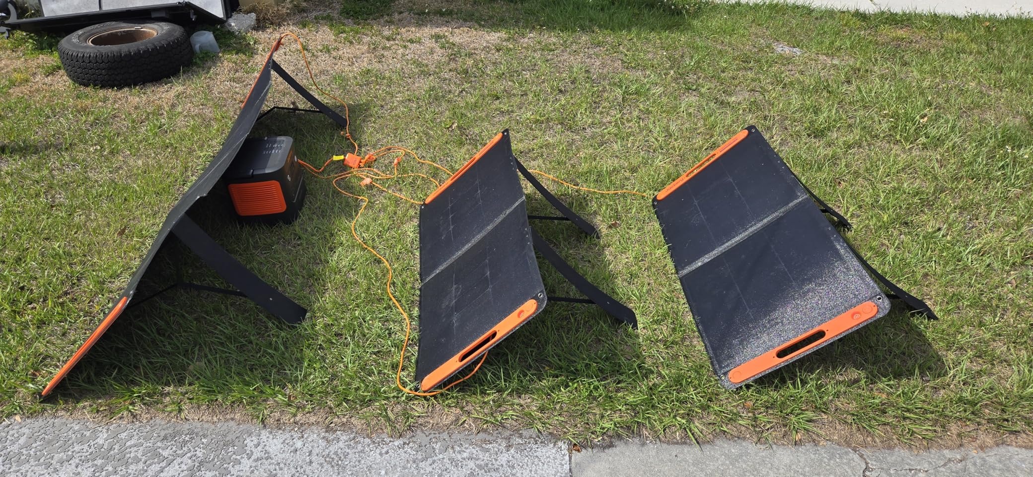 Jackery Explorer 2000 v2 Portable Power Station with AC Charging Cable, 2040Wh LFP Home Backup Battery, 2200W AC Output, Solar Generator for Emergencies, Power Outages, Camping(Solar Panel Optional) customer photo 2