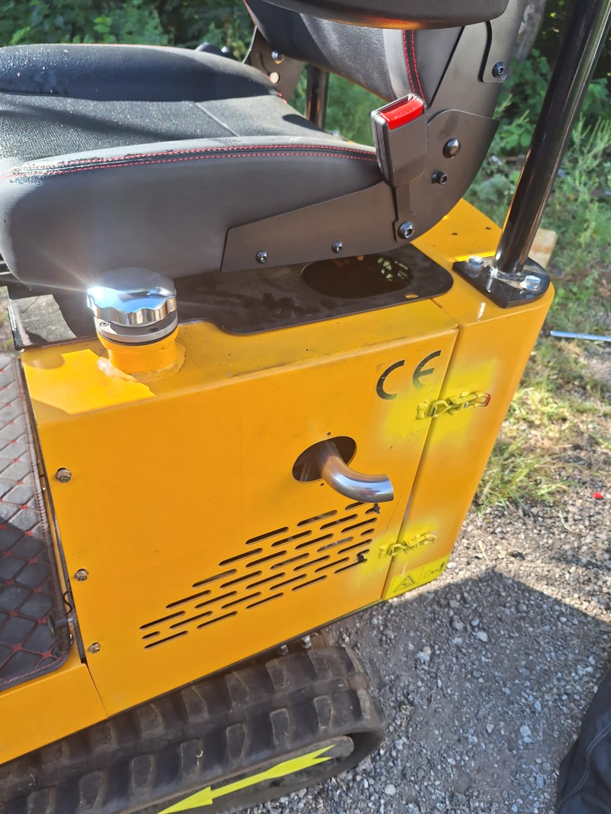 MMS 1 Ton Mini Excavator with 13.5HP Gasoline Engine, Bucket, Canopy, Hydraulic Thumb Clamp, US Stock Compact Backhoe Digger Crawler Excavator for Trenches, Farm, Construction, Gardening Yellow customer photo 1