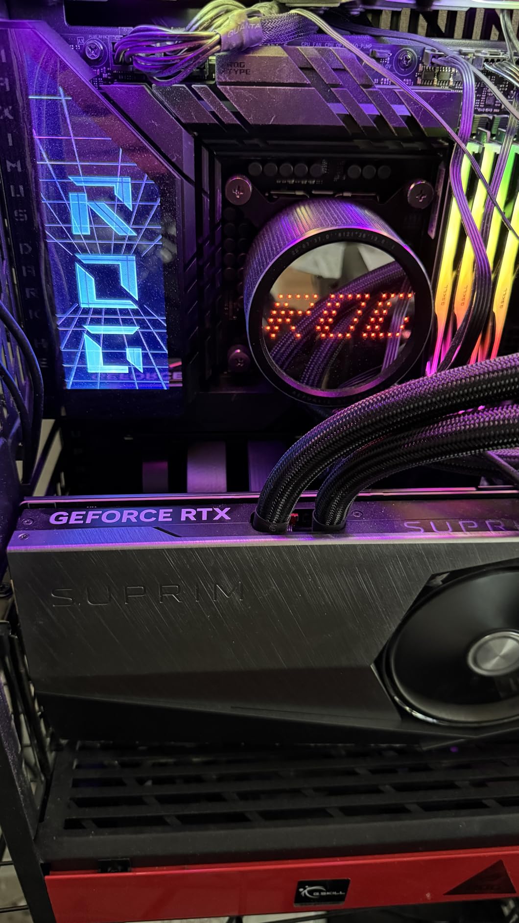 PCIe 5.0 Riser Cable | RTX5090 RTX4090 RX9070 RX7900 GPU Ready | Compatible with PCIe 5.0/4.0 GPU | 90 Degree Right Angle for Vertical GPU Mount| Flexible PVC Gpu Riser Cable 200mm Black customer photo 1