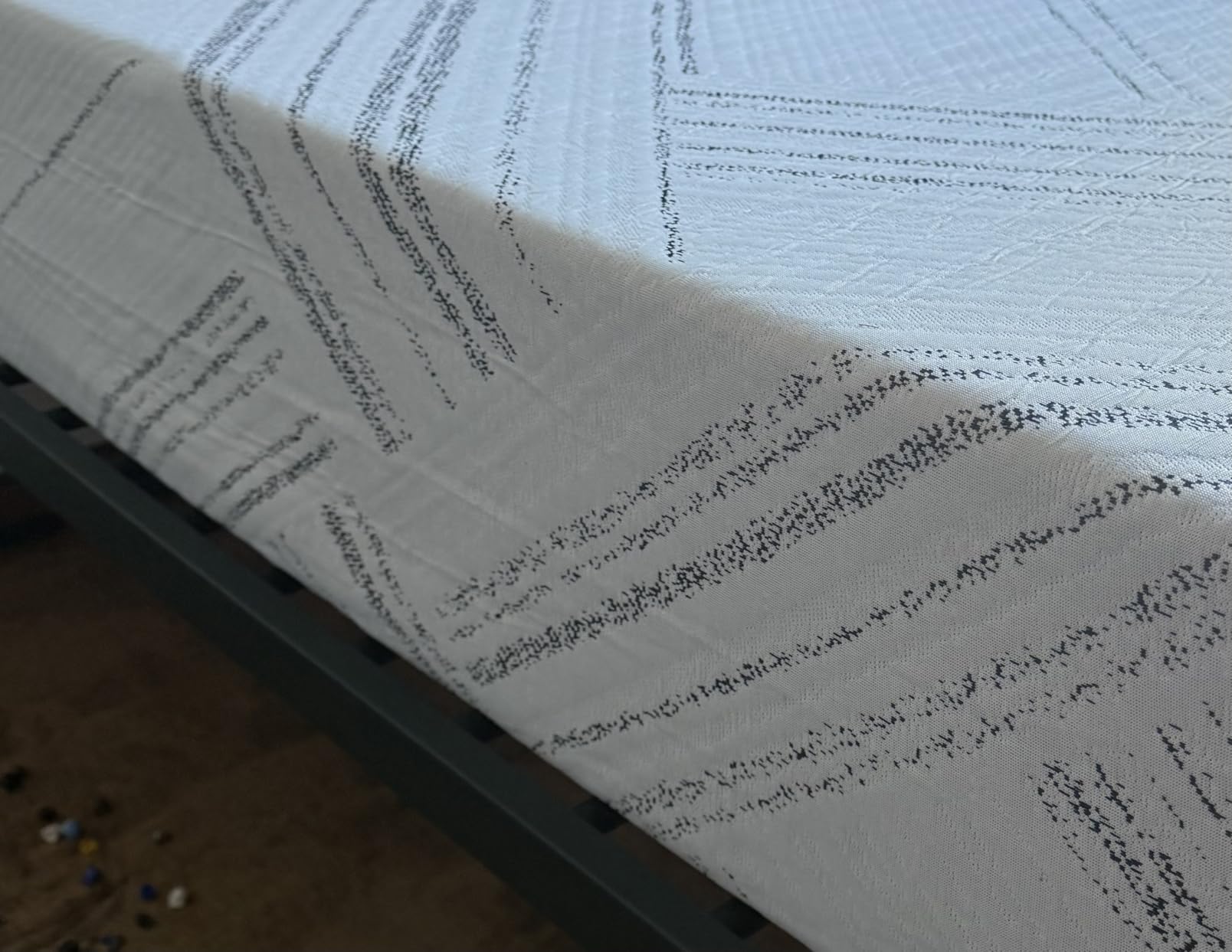 Twin XL Mattress 12 Inch Hybrid Twin XL Size Mattresses in a Box with Gel Memory Foam and Individually Pocket Innerspring, Medium Firm, Pressure Relief, Motion lsolation, CertiPUR-US customer photo 1