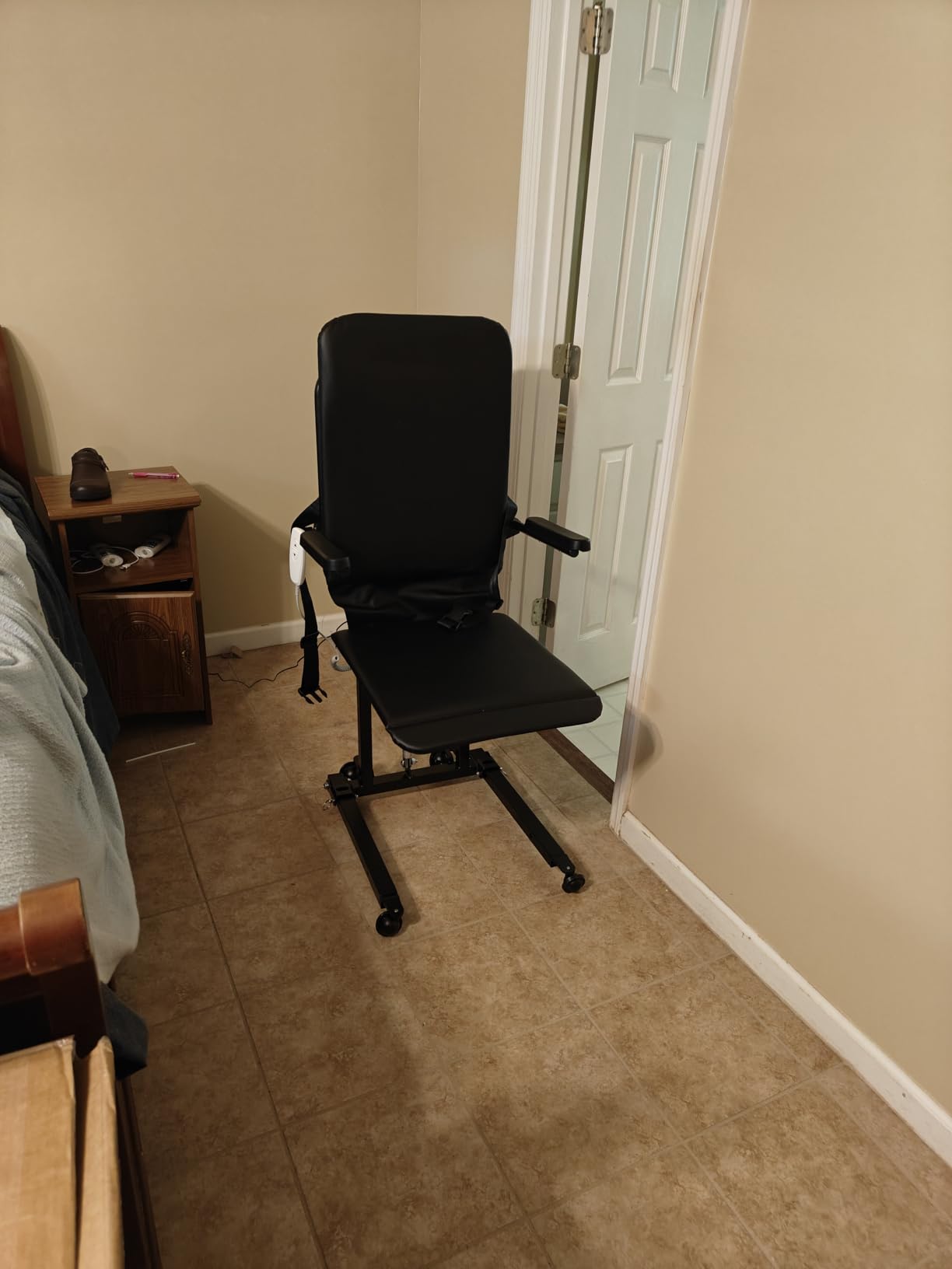 Upgrade Steel Electric Lift Chair with Advanced Wheels and PU Cushion, Floor Lift for Elderly, Support Up to 400 LBS, Safety Seat Belts and Handrails, Suitable for Home or Care Facilities Use customer photo 2