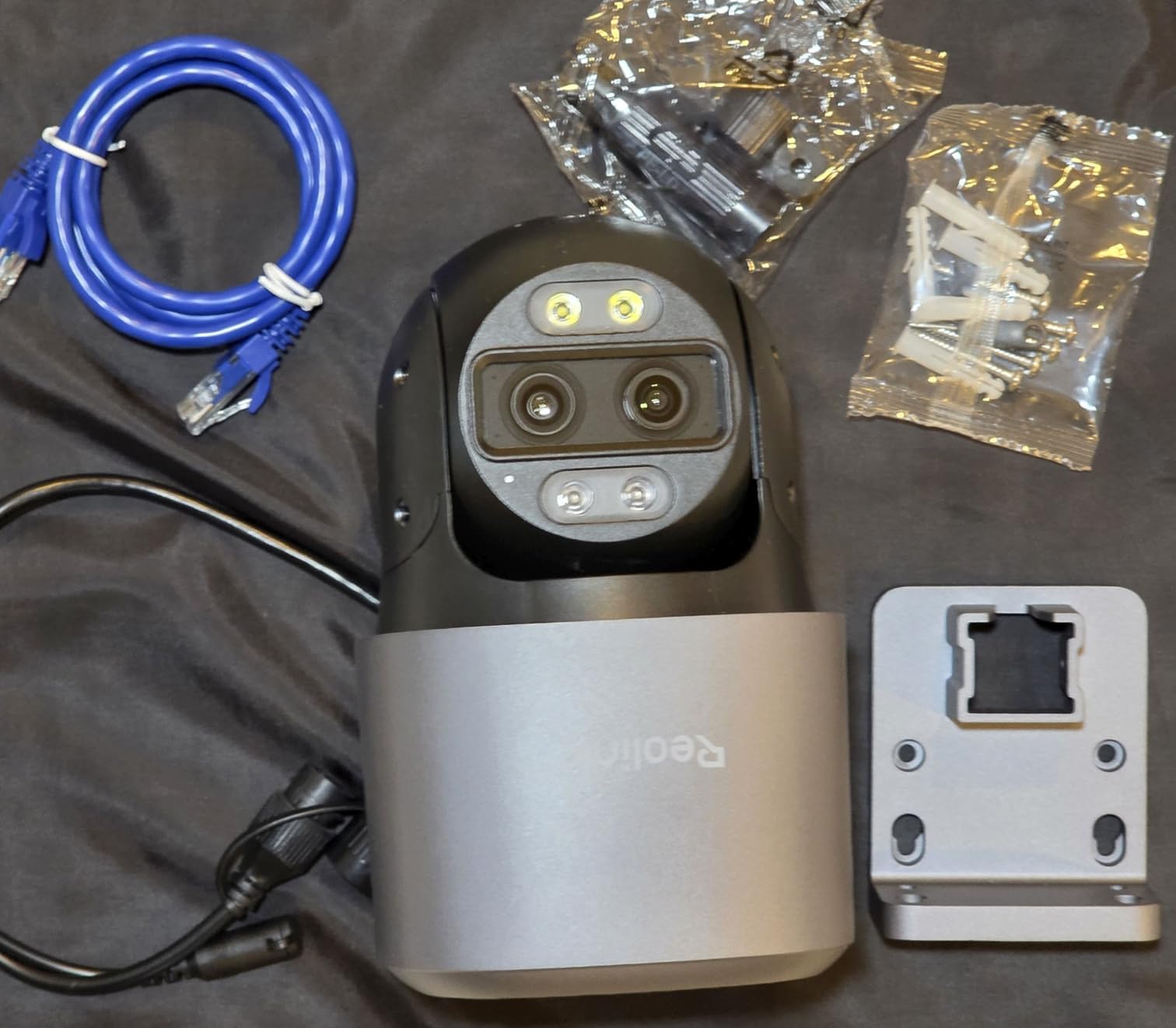 REOLINK PoE PTZ Security Camera System, 4K Camera with Dual-Lens, 6X Hybrid Zoom, 355 Pan & 90 Tilt, Auto Tracking, 24/7 Recording, AI Video Search, TrackMix PoE customer photo 2