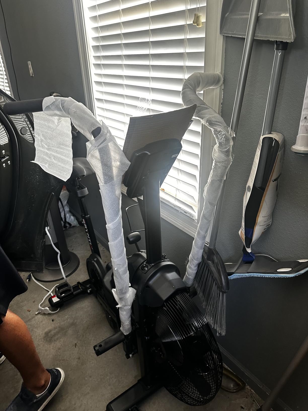 Exercise Bike | Magnetic & Air Resistance Exercise Bike | Adjustable Dual-Action Handlebars | APP-Connected Home Cardio Equipment customer photo 1