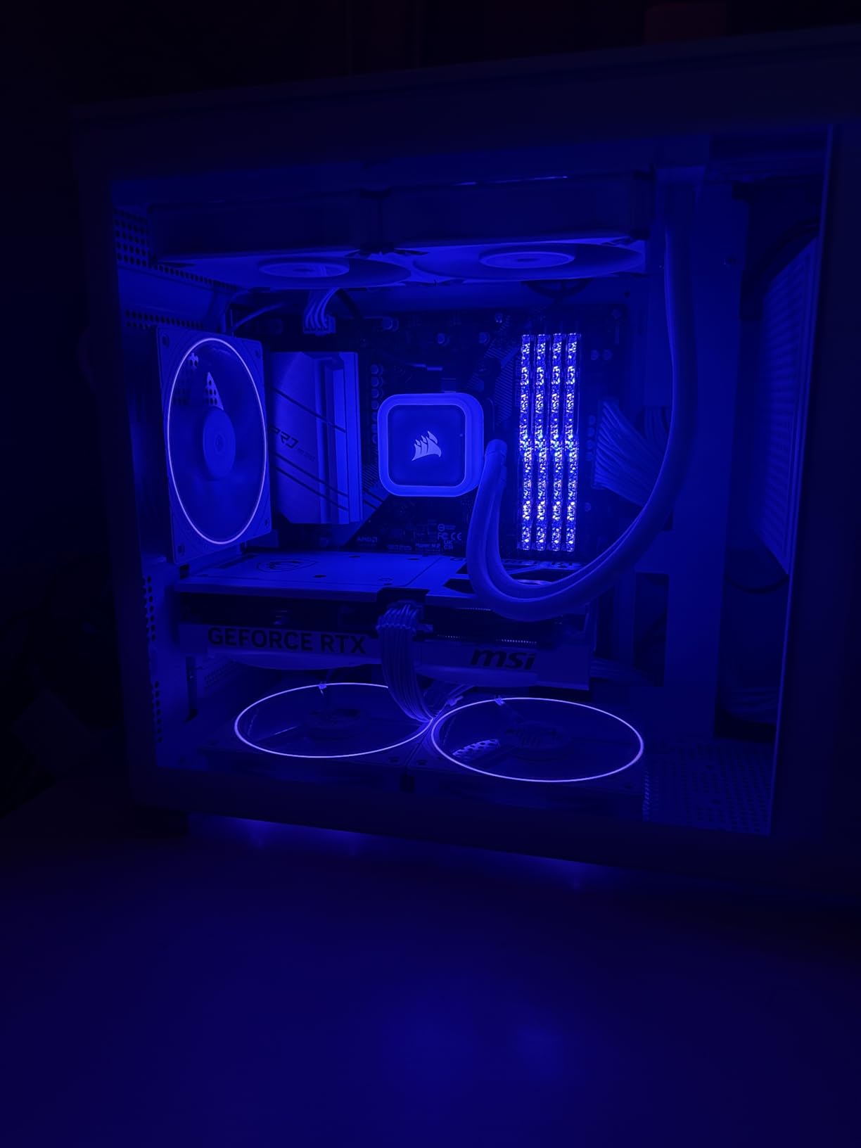 CORSAIR RM850e ATX 3.1 PCIe 5.1 Ready Fully Modular 850W Power Supply - 12V-2x6 Cable Included, Cybenetics Gold Efficiency, 7 Year Warranty customer photo 1