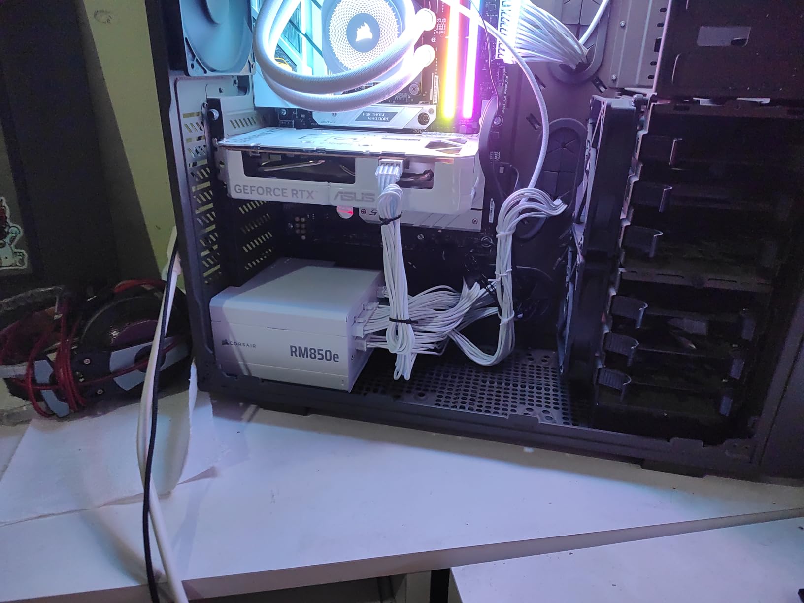 CORSAIR RM850e ATX 3.1 PCIe 5.1 Ready Fully Modular 850W Power Supply - 12V-2x6 Cable Included, Cybenetics Gold Efficiency, 7 Year Warranty customer photo 2