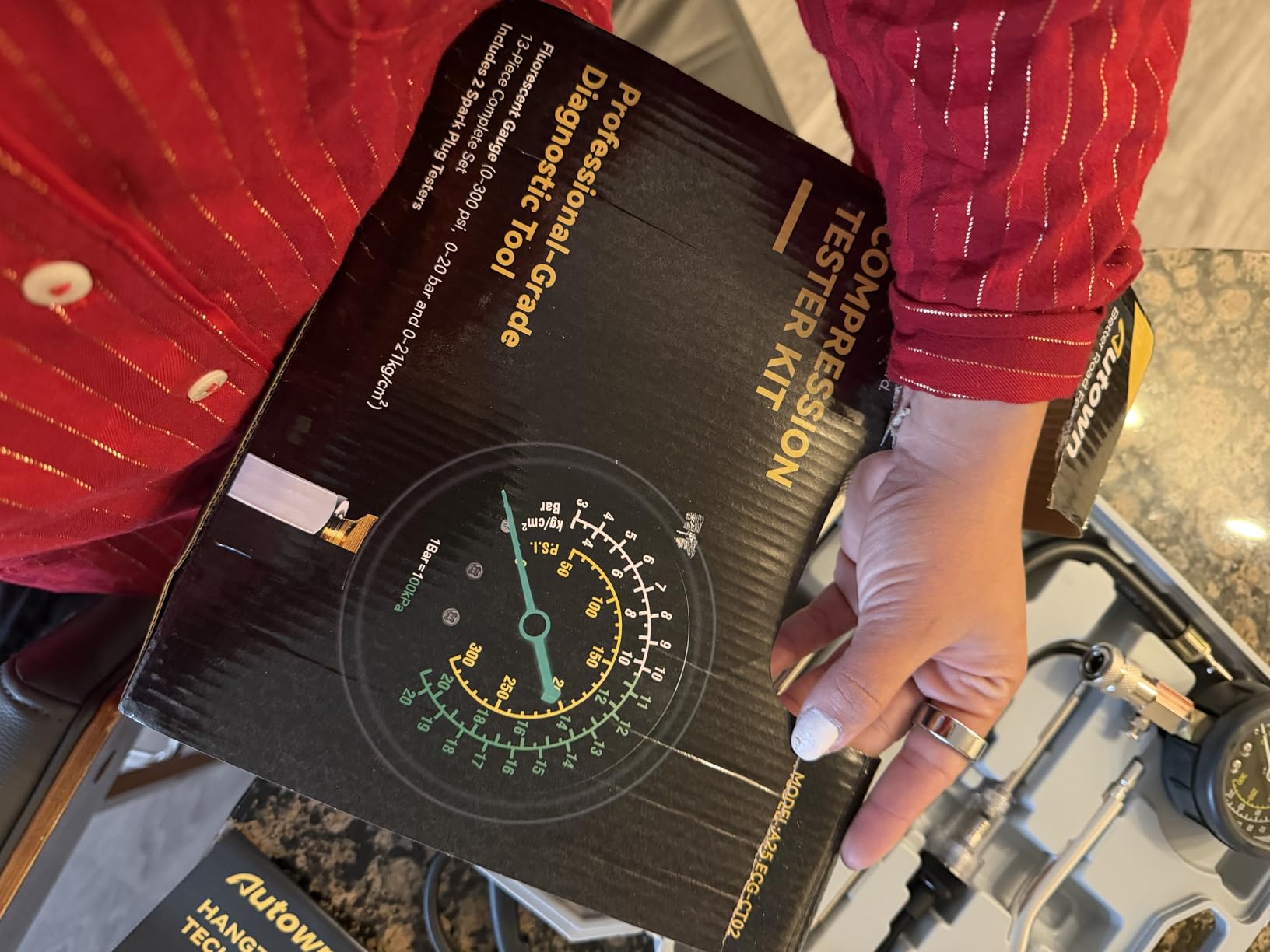 AUTOWN Professional Compression Tester Kit with Fluorescent Gauge - 300 PSI Triple-Scale, 2 Spark Plug Testers, 13-Piece Set for Car, Truck, ATV & Small Gas Engines customer photo 1