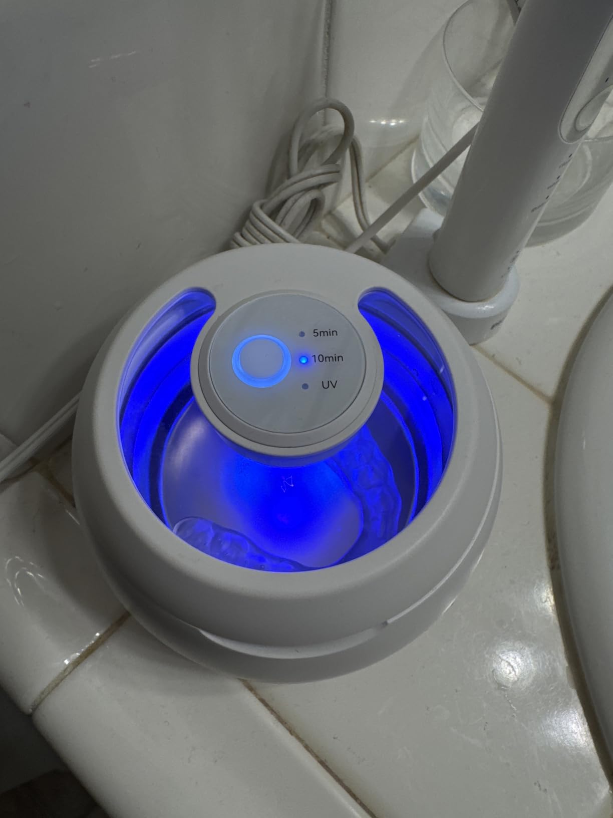 Beser Ultrasonic Retainer Cleaner, 2X Clean, 4X Sterilize, Dental Retainer Cleaner Machine Pod for Aligner, Nightguard, Mouth Guard, Denture Cleaner, Oral Dental Care, IPX6, 200ML, White customer photo 2