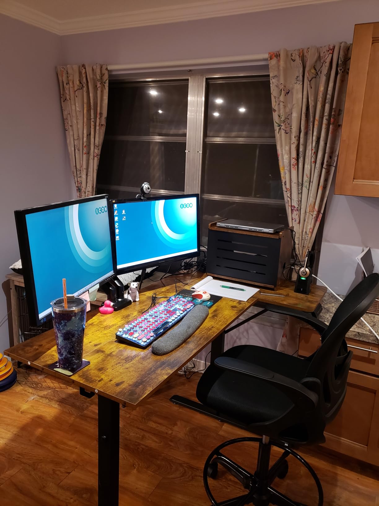 OffiGo Electric L Shaped Standing Desk, 55 Inches Height Adjustable Table, Reversiable Corner Stand Up Desk, Lifting Computer Table for Home Office, Computer Workstation, Carbon Fiber Black customer photo 2