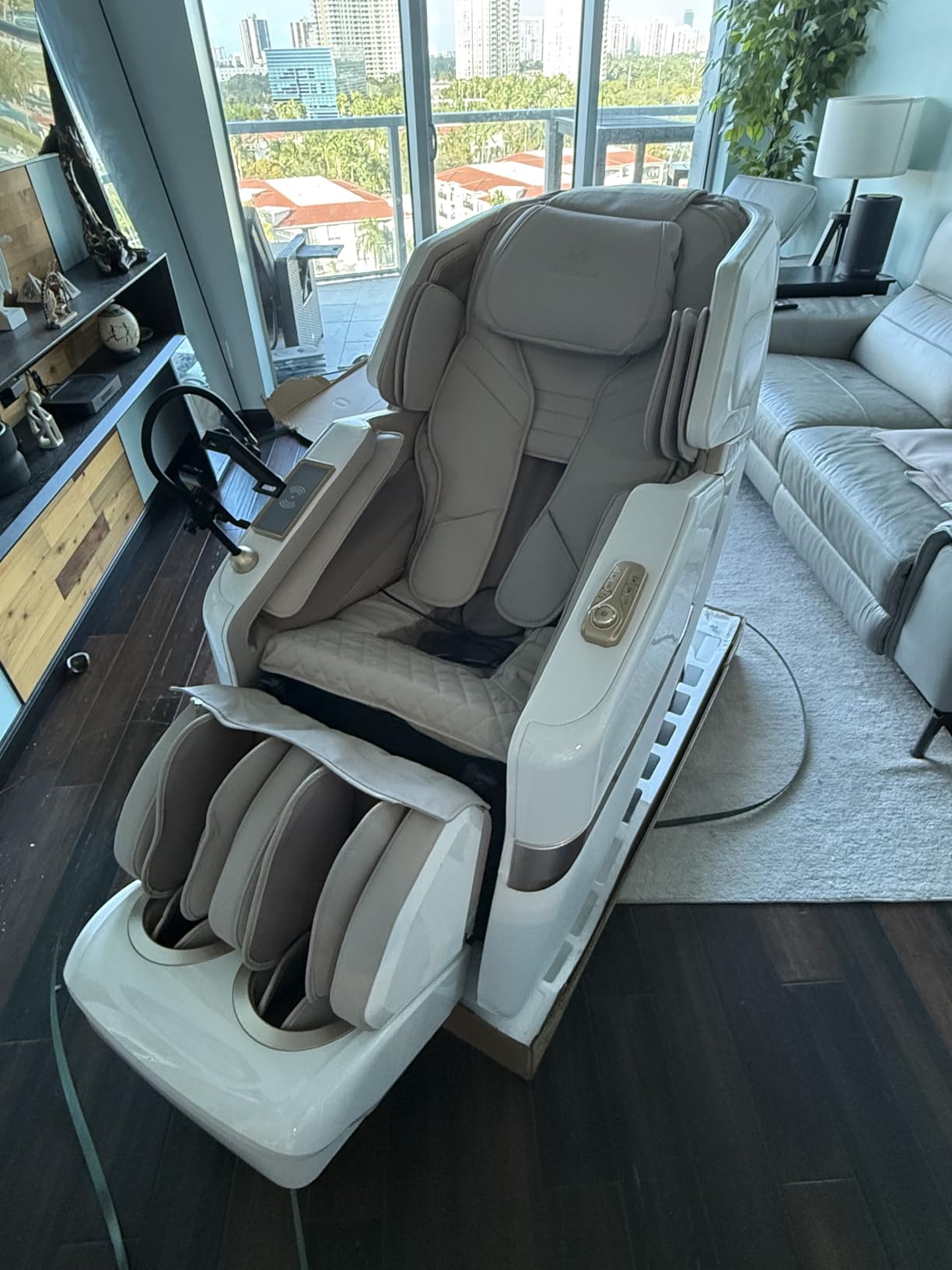 KZ-313 2026 Heated Jade Roller Massage Chair Full Body, Deep Zero Gravity SL-Track with Heat, 12 Auto Modes, 6 Custom Programs, Backlit Touch Screen, Voice Control, Wireless Charger customer photo 1