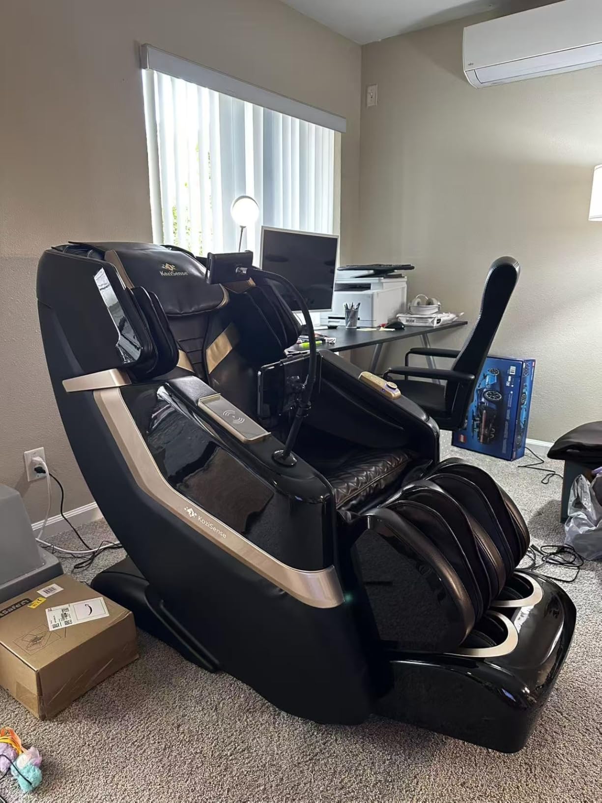 KZ-313 2026 Heated Jade Roller Massage Chair Full Body, Deep Zero Gravity SL-Track with Heat, 12 Auto Modes, 6 Custom Programs, Backlit Touch Screen, Voice Control, Wireless Charger customer photo 2