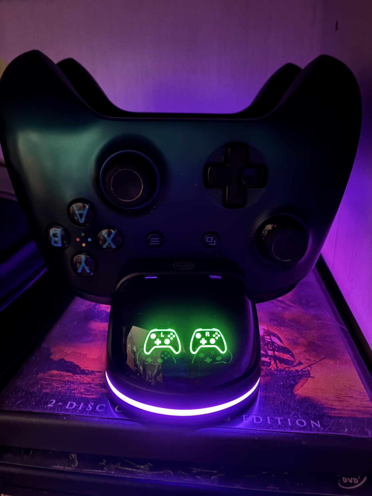 Controller Charger Station with 2x6200mWh Rechargeable Battery Packs Compatible with Xbox One/Elite/Series X|S, Controller Charging Dock, XB Gaming Accessories with 9 RGB Modes and 4 Battery Covers customer photo 1