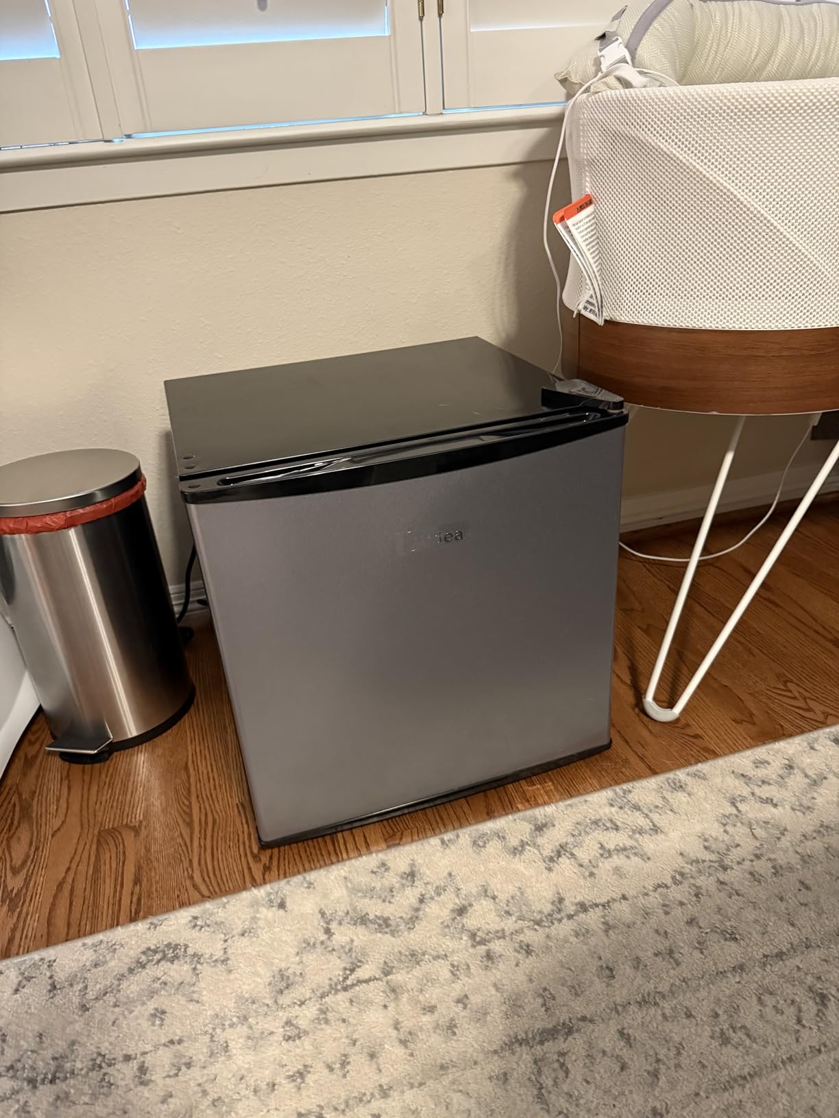 Midea MERM17B0ABB 1.7 Cu Ft Mini Fridge, Compact Refrigerator with Adjustable Thermostat, Reversible Door, Low Noise, Energy Efficient, Ideal for Dorm, Office, Bedroom, Black customer photo 1