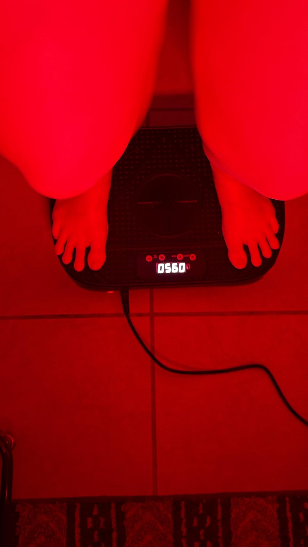 Homesy Vibration Plate Exercise Machine, Vibrating Plate for Lymphatic Drainage, Full Body Shake Platform Board for Home Fitness and Fat Burning, Sport Gym Equipment for Women Men customer photo 2