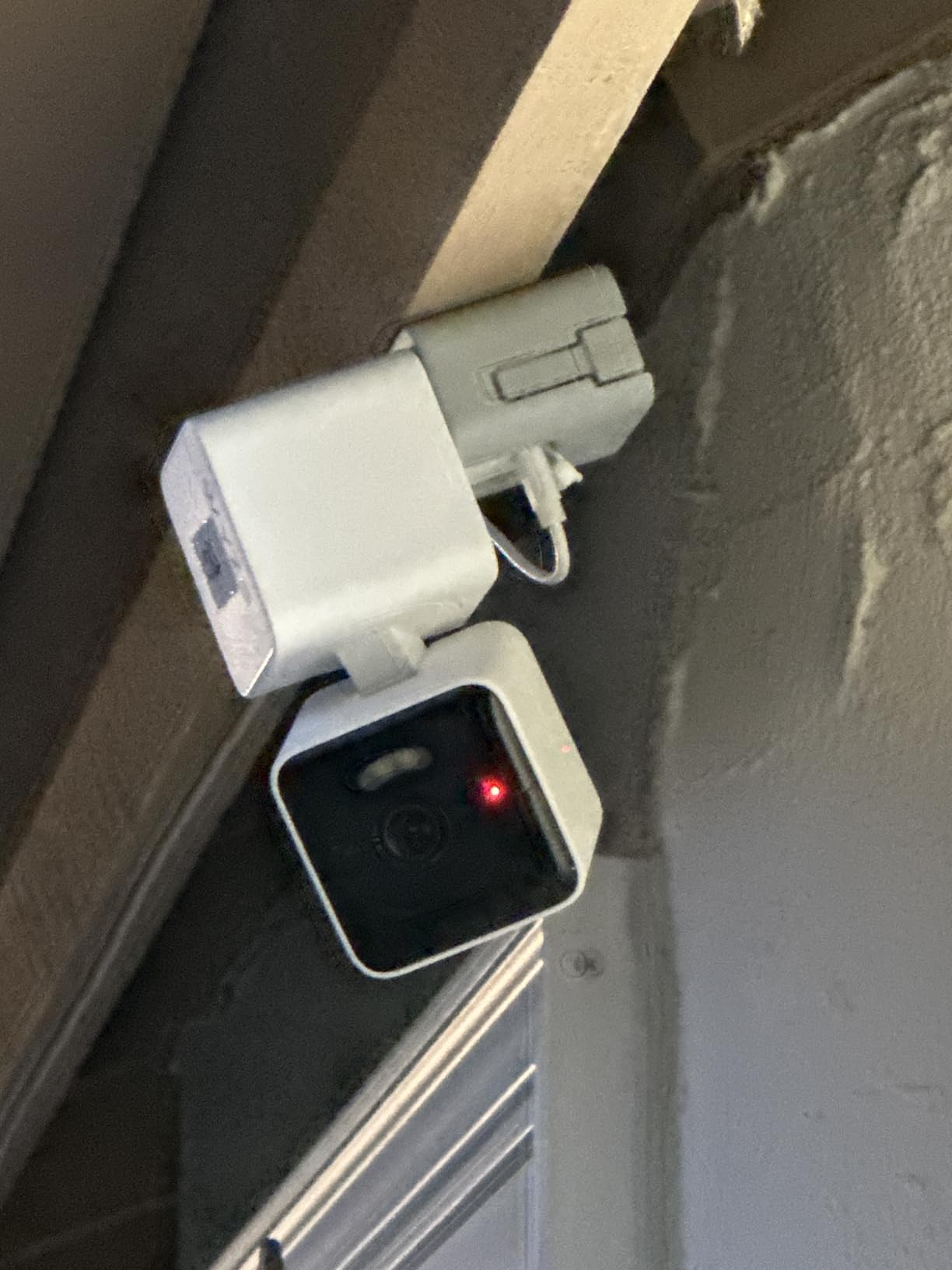 Solar Cam Pan (Flagship Model), Security Cameras Wireless Outdoor, 2K 360° Pan-Tilt Battery Powered 2.4GHz Wi-Fi Cameras for Home Security, AI Motion Detection, Color Night Vision, No Blind Spots customer photo 1