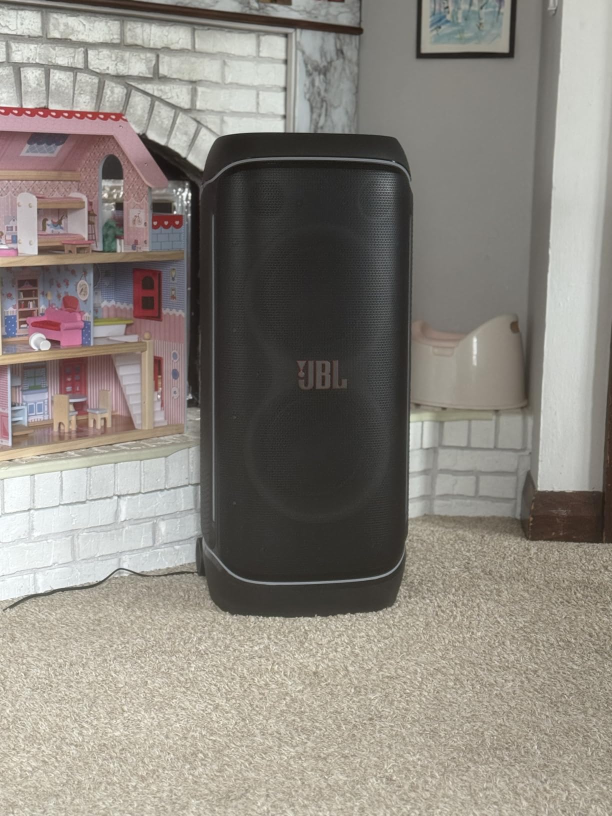 PartyBox 720 - Loudest Battery-Powered Party Speaker with Superior Pro Sound and a Futuristic lightshow, Up to 15 Hours Playtime & IPX4 Splash Proof (Black) customer photo 1