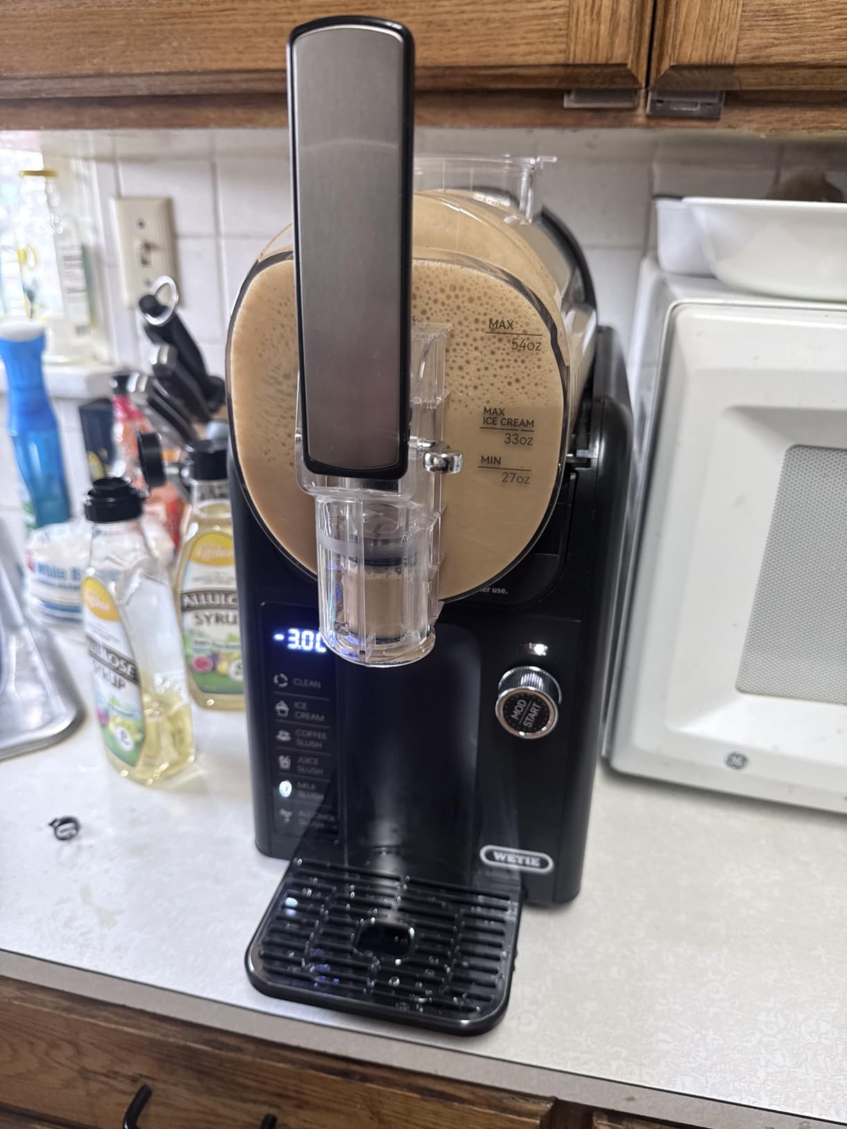 WETIE Slushie Machine, 82oz Slushy Maker with Adjustable Temperature, LED Display, Auto-Clean, 5-in-1 Frozen Drink Maker for Ice Cream, Frappés, Milkshake, Frozen Margaritas, 24H Running for Home customer photo 1