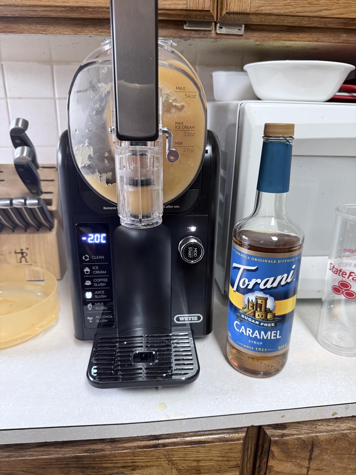 WETIE Slushie Machine, 82oz Slushy Maker with Adjustable Temperature, LED Display, Auto-Clean, 5-in-1 Frozen Drink Maker for Ice Cream, Frappés, Milkshake, Frozen Margaritas, 24H Running for Home customer photo 2