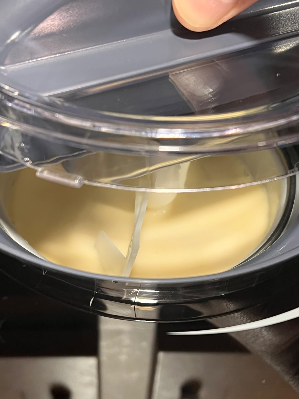 Commercial Ice Cream Machine, 2.6-5.3 Gal/h Soft Serve Ice Cream Machine with 4L Hopper & 1.6L Cylinder, Pre-Cooling & Auto Clean, Touch LCD for Snack Restaurants Bars (white, 4L) customer photo 2