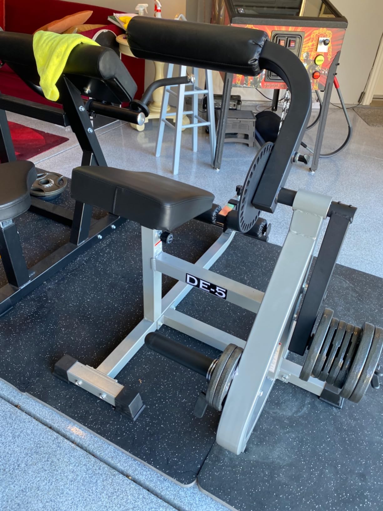 Valor Fitness Ab Crunch and Back Machine Plate Loaded 200 lb Capacity 28 Adjustable Positions for Core and Stomach Muscle Workouts Home Gym Equipment customer photo 2