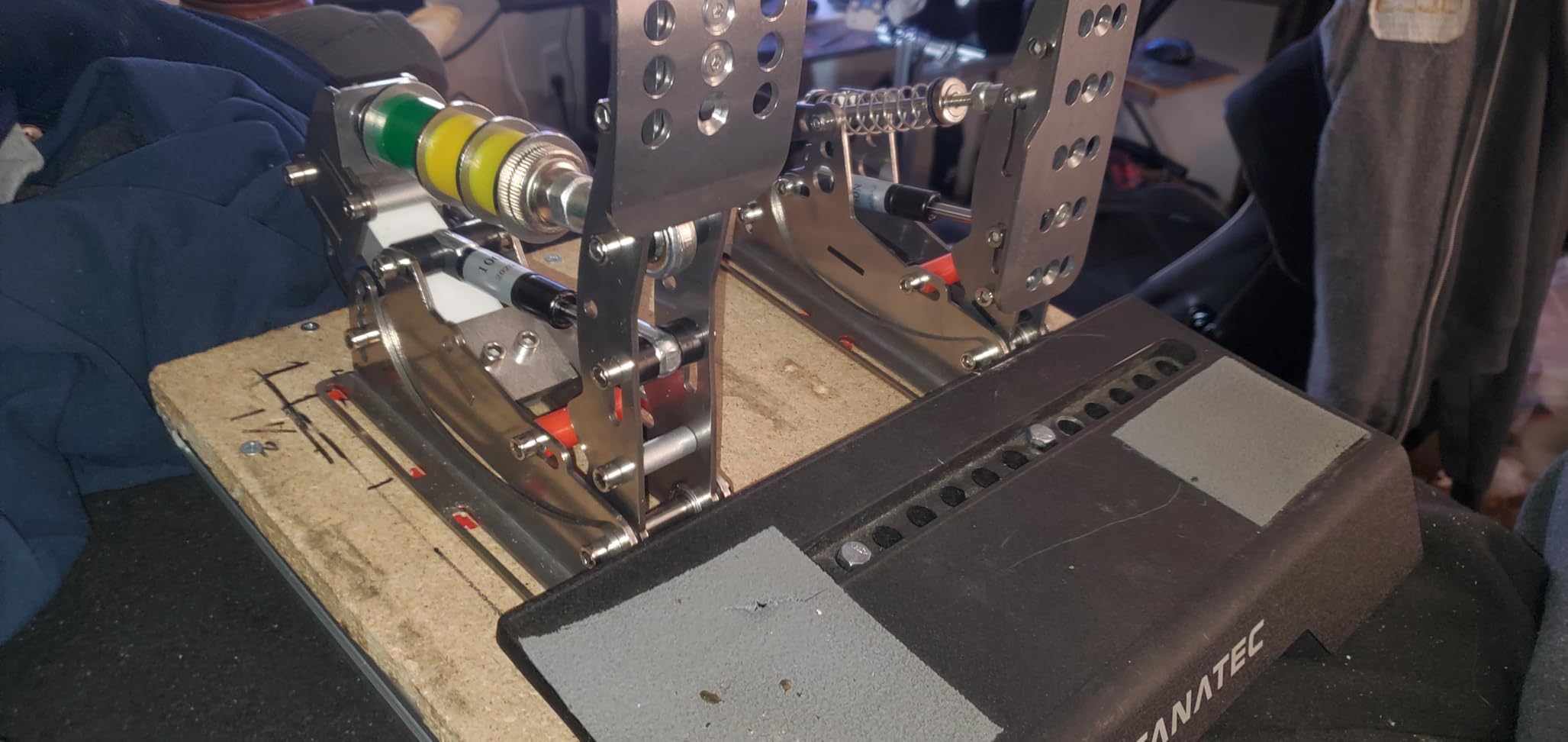 Simjack UT Pedals Sim Racing Pedals with 200KG Load Cell Brake and Hydraulic System for PC Racing Simulator Games(Ships from the United States) (UT-P3-H3-DB) customer photo 1