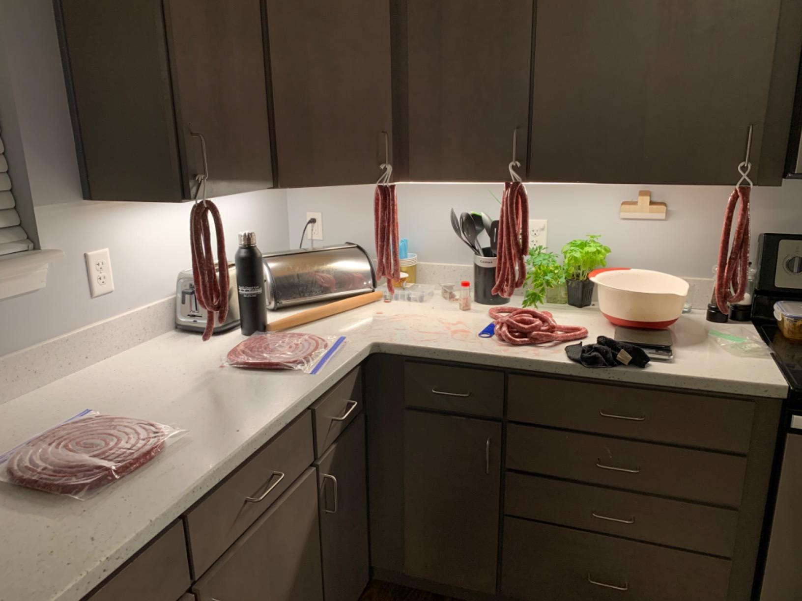 ROVSUN 7LBS/3L Manual Sausage Stuffer, Two Speed Stainless Steel Vertical Sausage Maker, Meat Filling Machine with 5 Stuffing Tubes for Commercial and Home customer photo 2